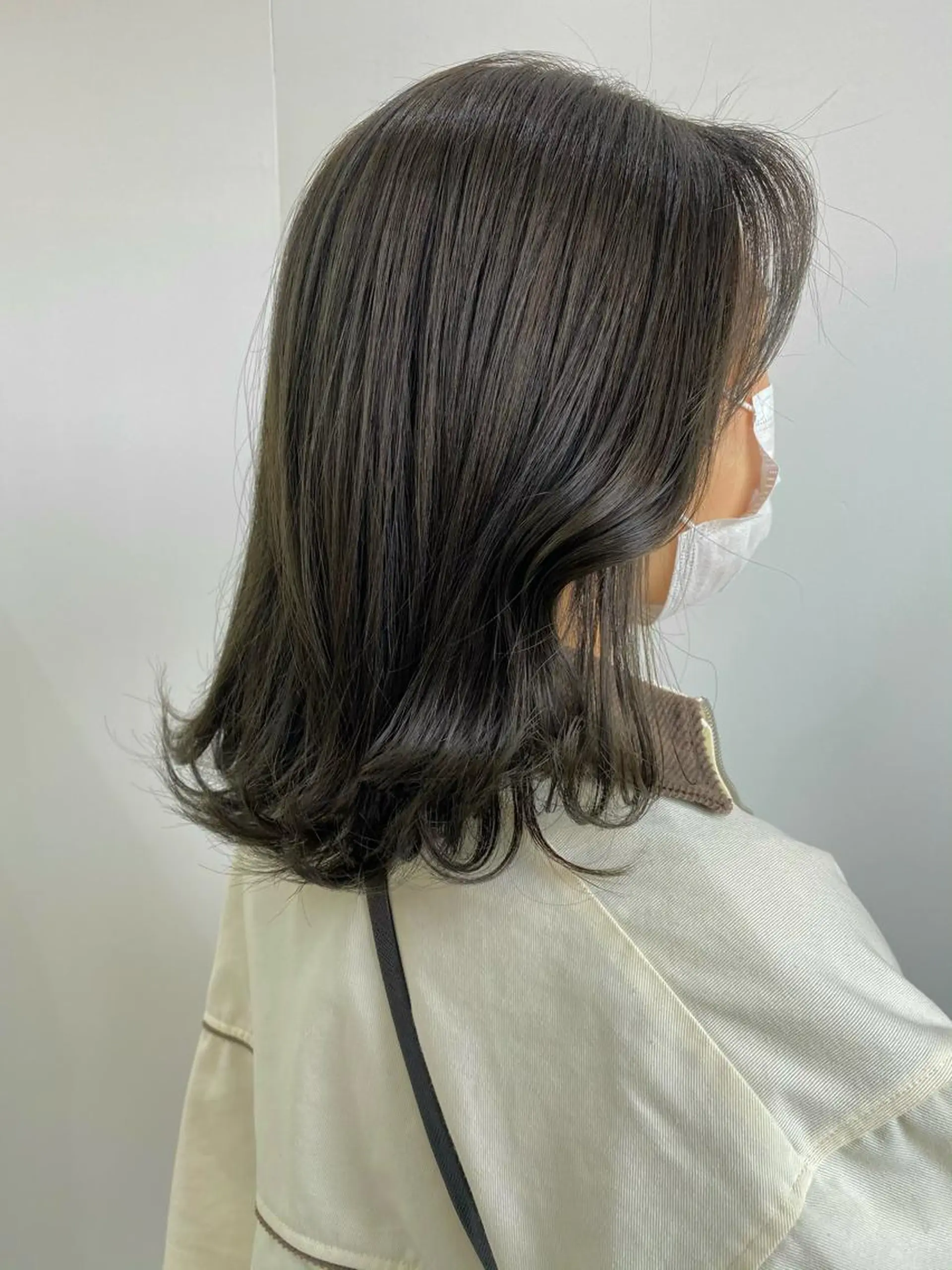 セミロング カラー ベージュカラー ブリーチ ブリーチなしカラー オリーブベージュ レイヤー/ハイトーン 🧸SENAのヘアスタイル