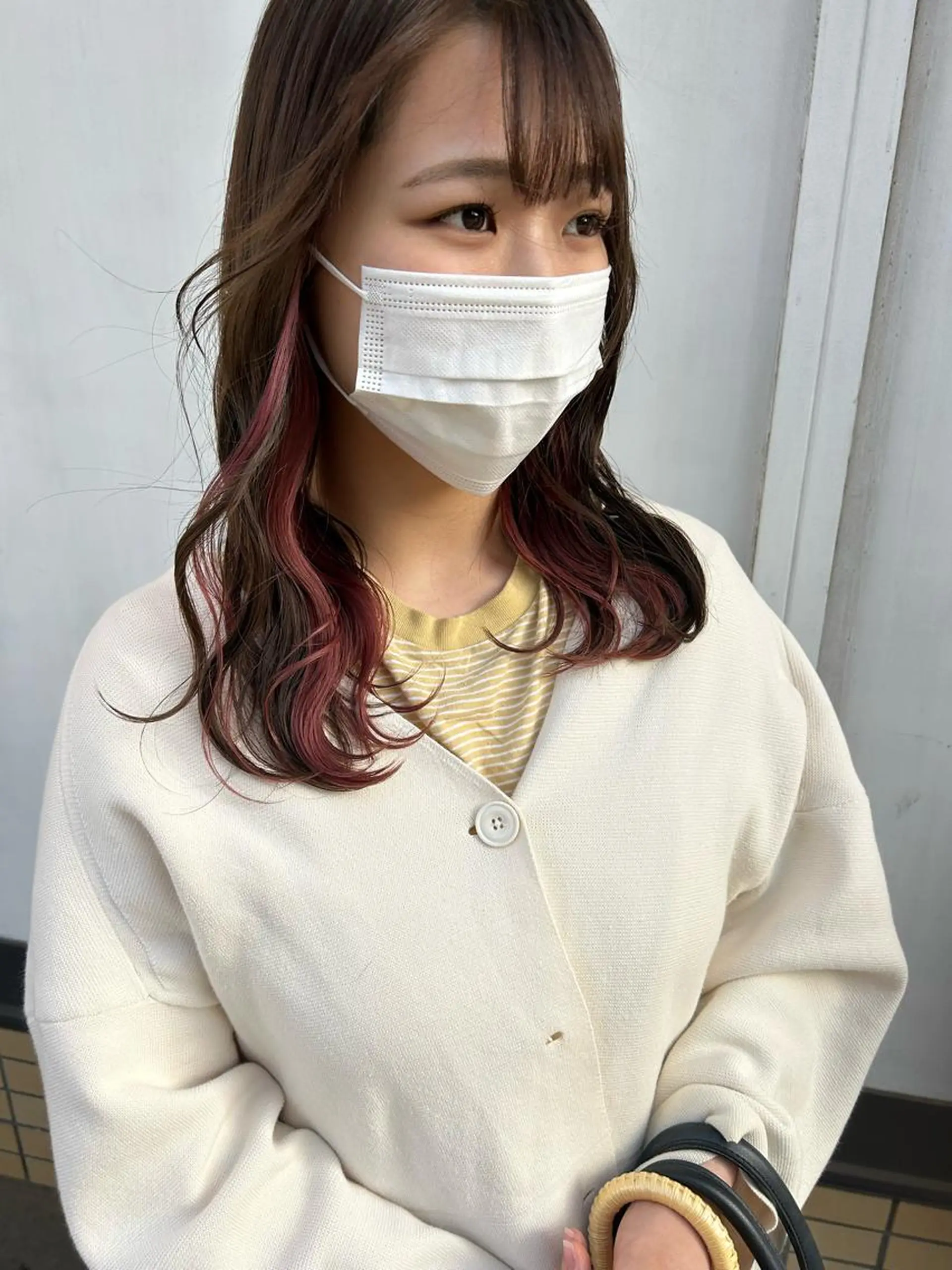 セミロング W所属・小林 朋花のヘアスタイル