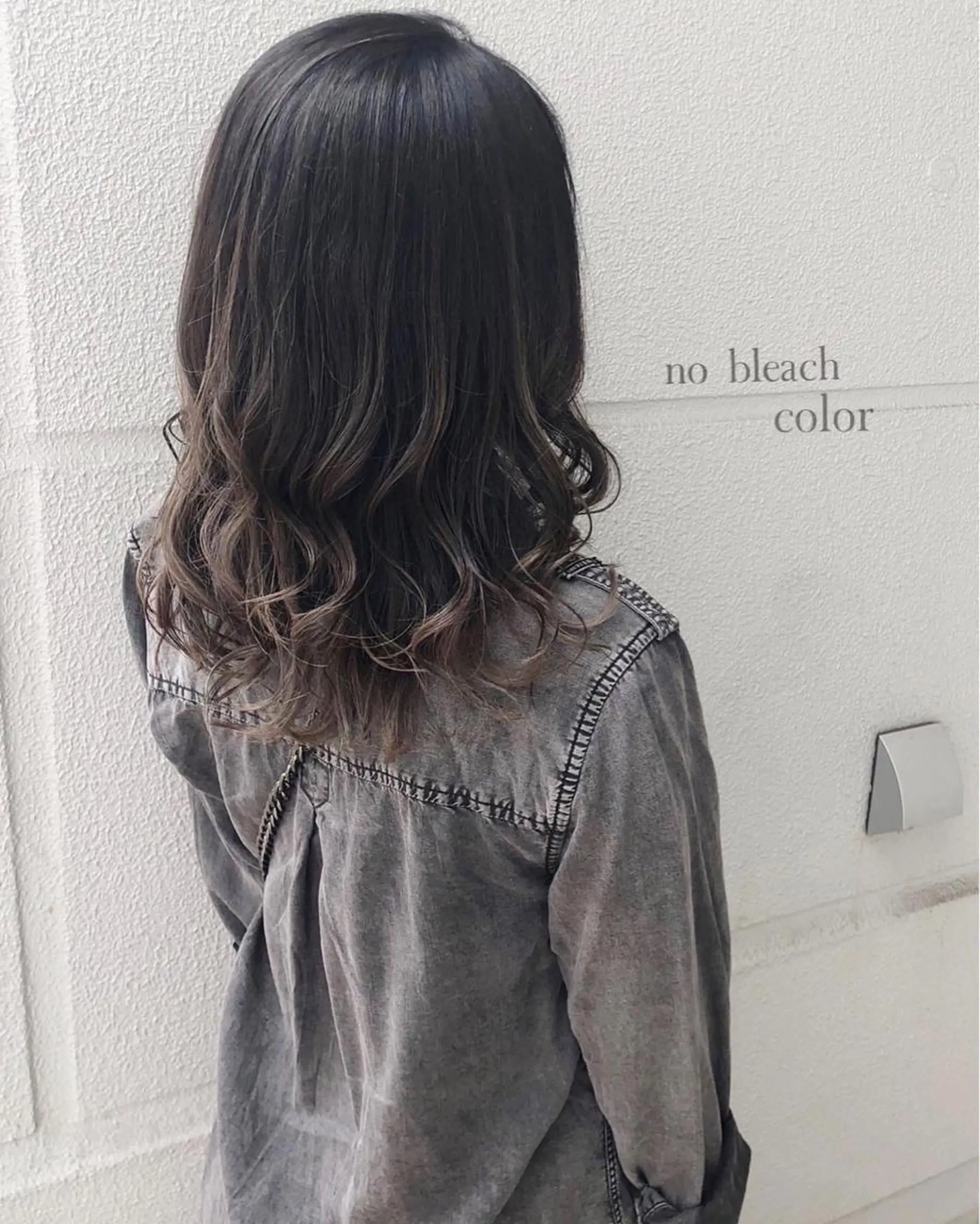 セミロング カット ヘアカラー 岸川 恭子のヘアスタイル