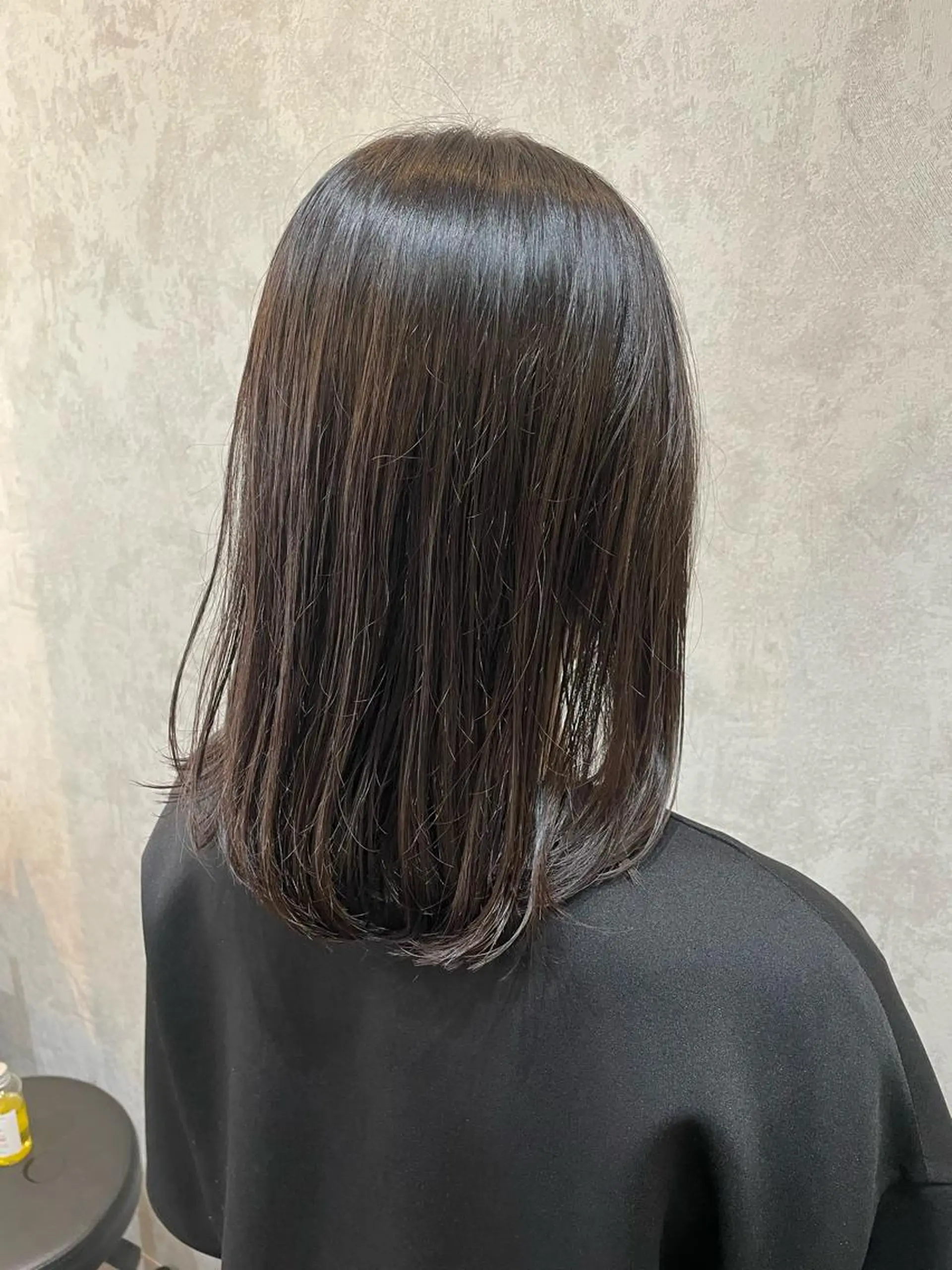 ミディアム 飯塚 沙衣のヘアスタイル