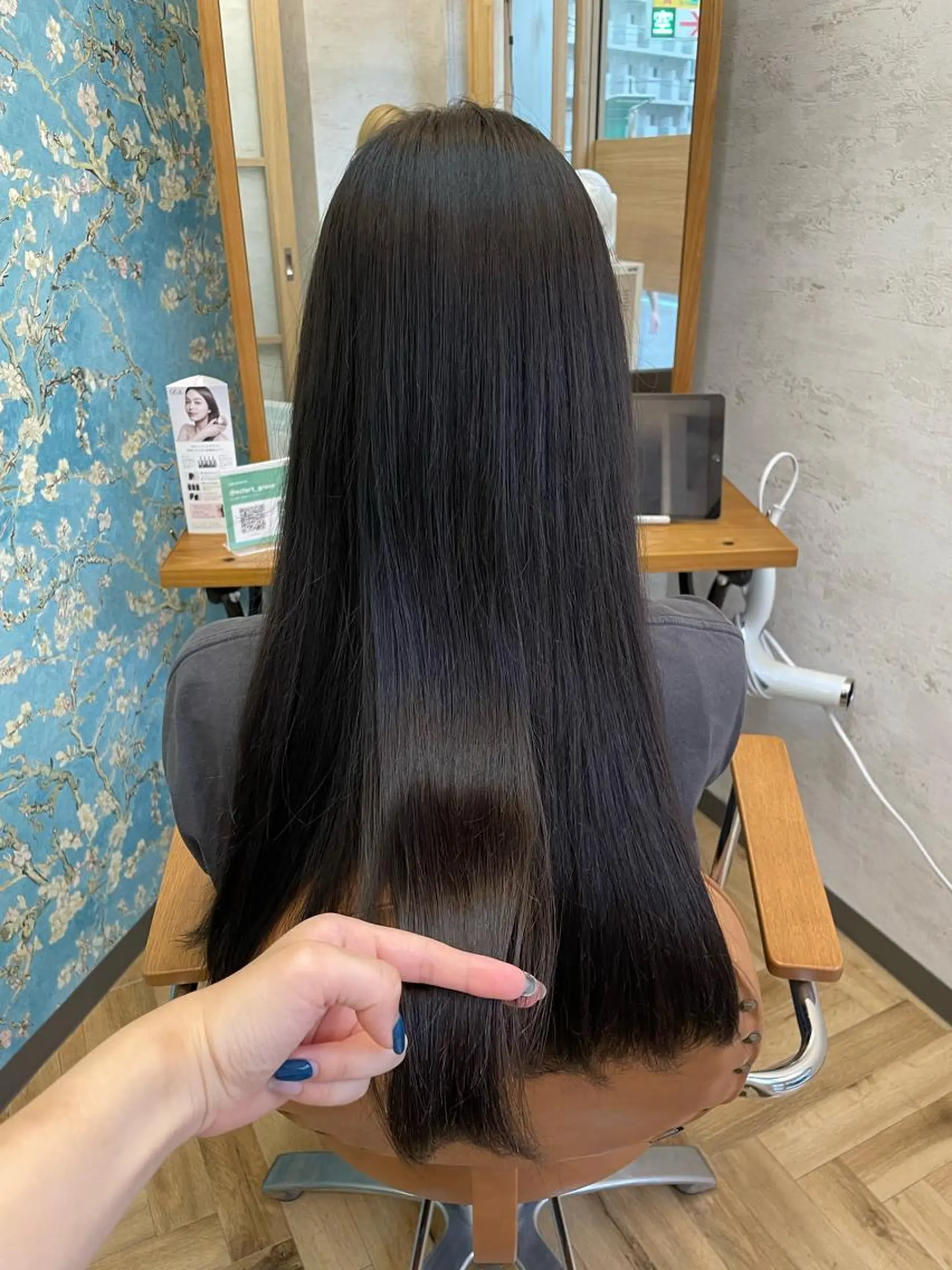 ロング カット ヘアカラー 縮毛矯正 トリートメント 高橋 芽衣のヘアスタイル