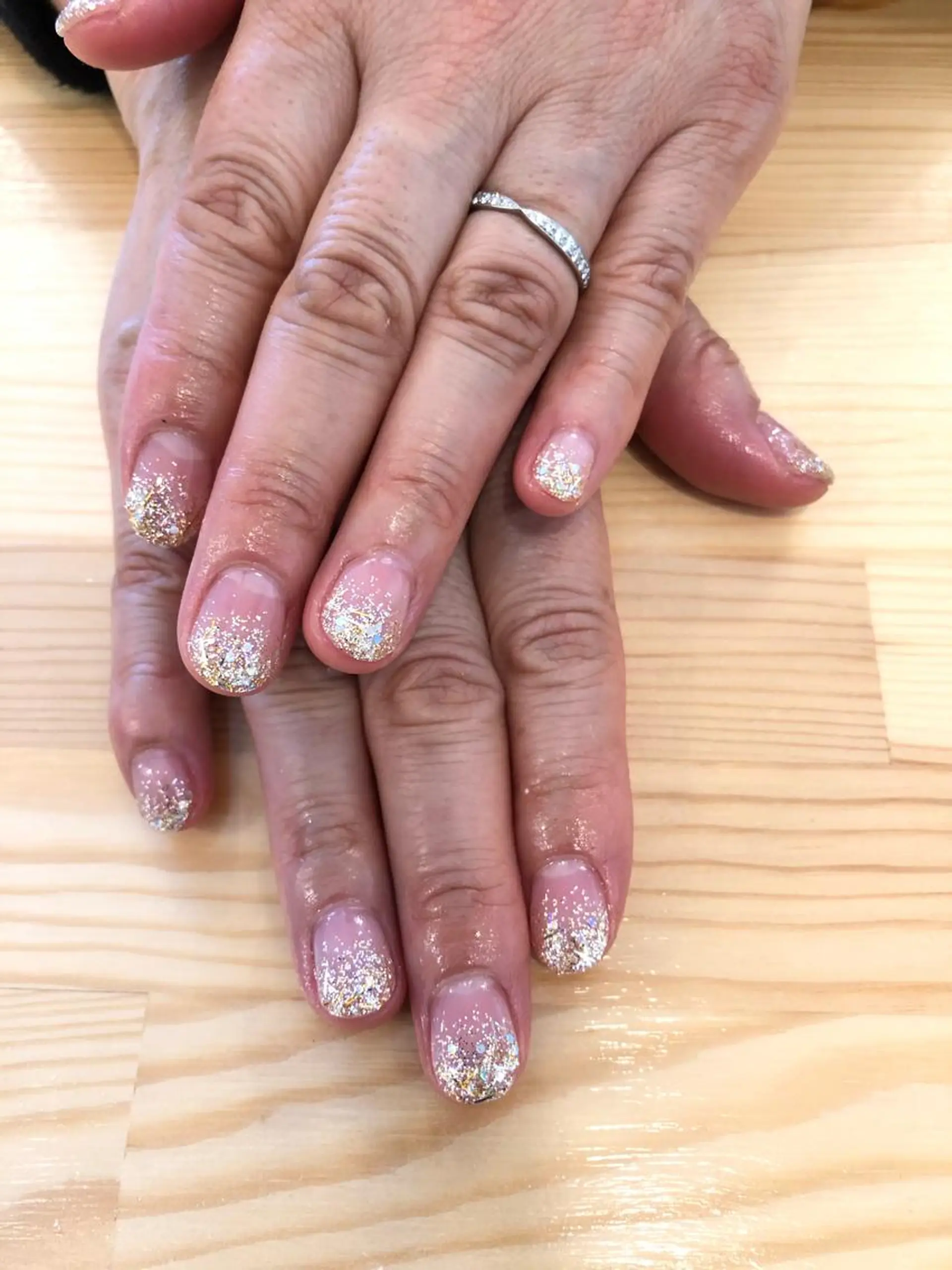 ネイル グラデーション ラメ(グリッター) ラメグラデーション NAIL Alaia 𓇼SHIORIのネイルデザイン