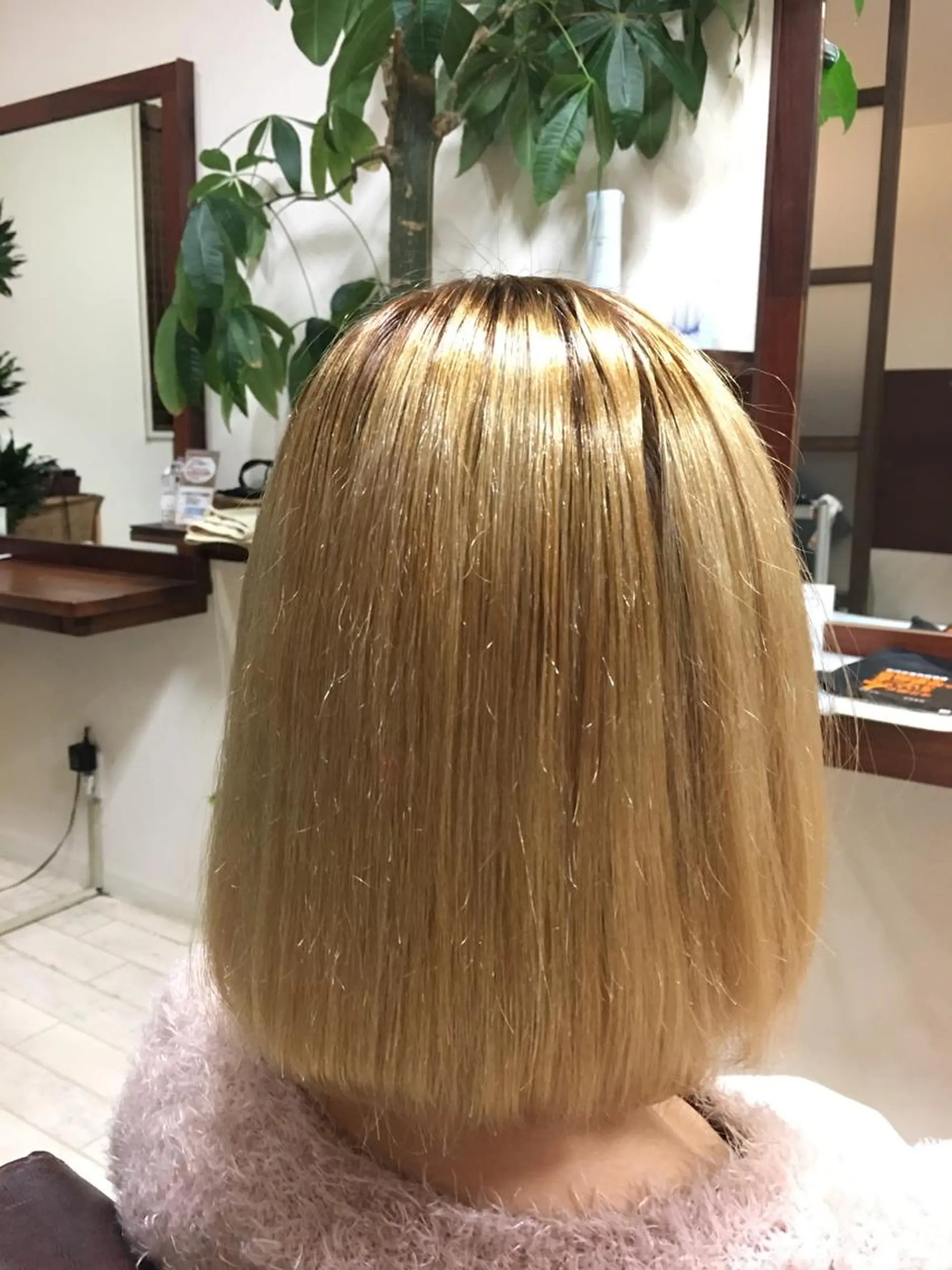 ミディアム ボブ トリートメント カット 縮毛矯正 田中 就のヘアスタイル