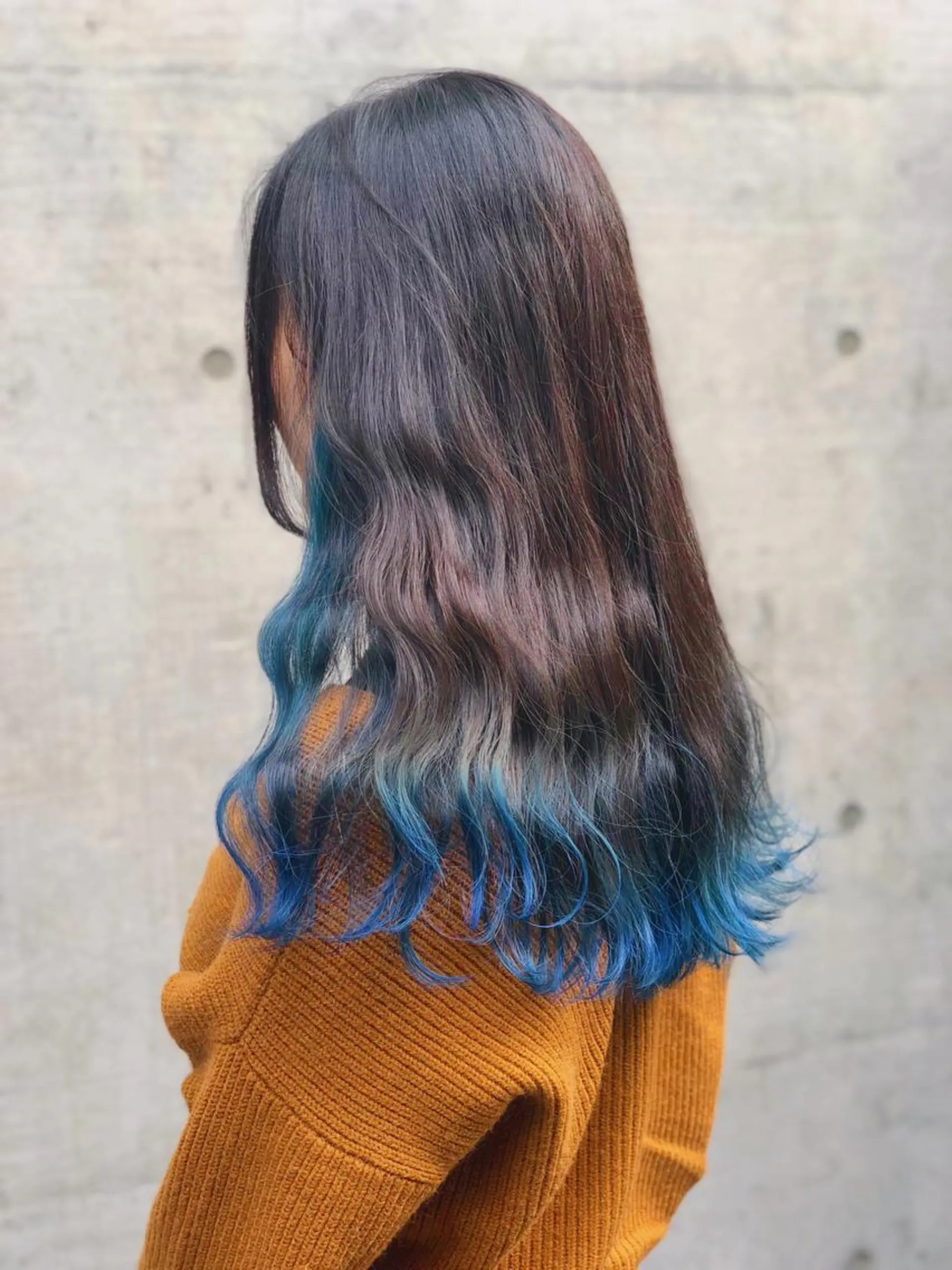 ロング カラー ブルーカラー グラデーションカラー インナーカラー ヘアカラー ALLY（アリー）所属・ミニモお気に入り数 No.1宍戸雄弥のヘアスタイル