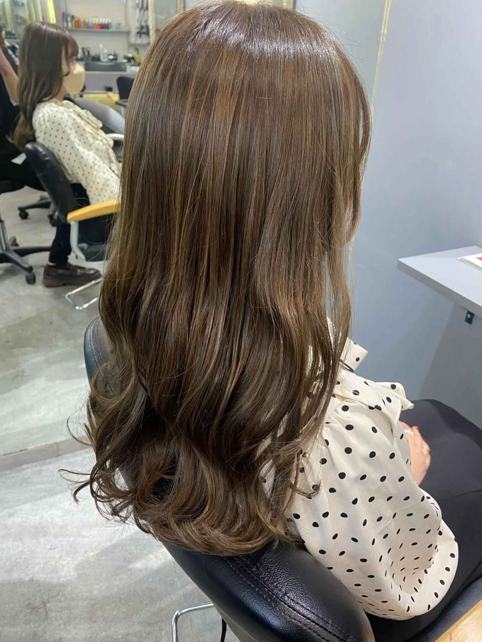 セミロング カット ヘアカラー トリートメント ヘアセット 美髪/髪質改善 顔周り/透明感カラーのヘアスタイル