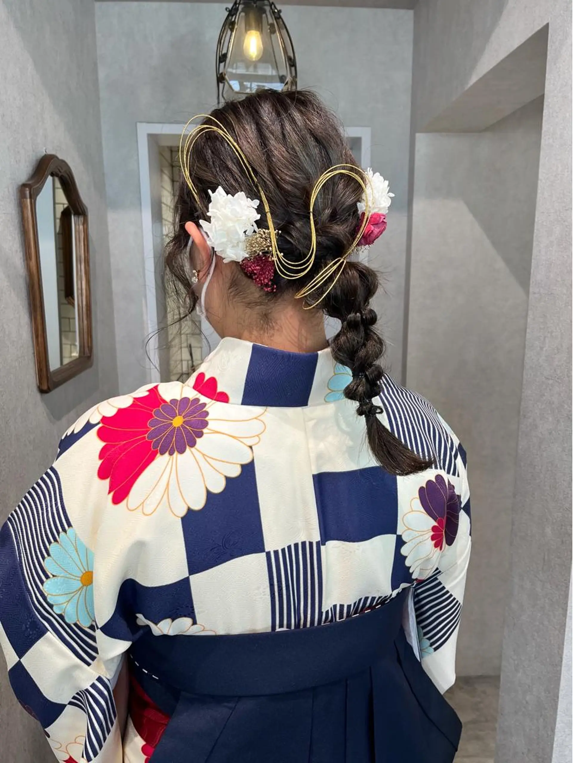 ミディアム ヘアアレンジ 卒業式のヘアスタイル behov所属・柔らかハイトーン 🤎Tsubasaのヘアスタイル
