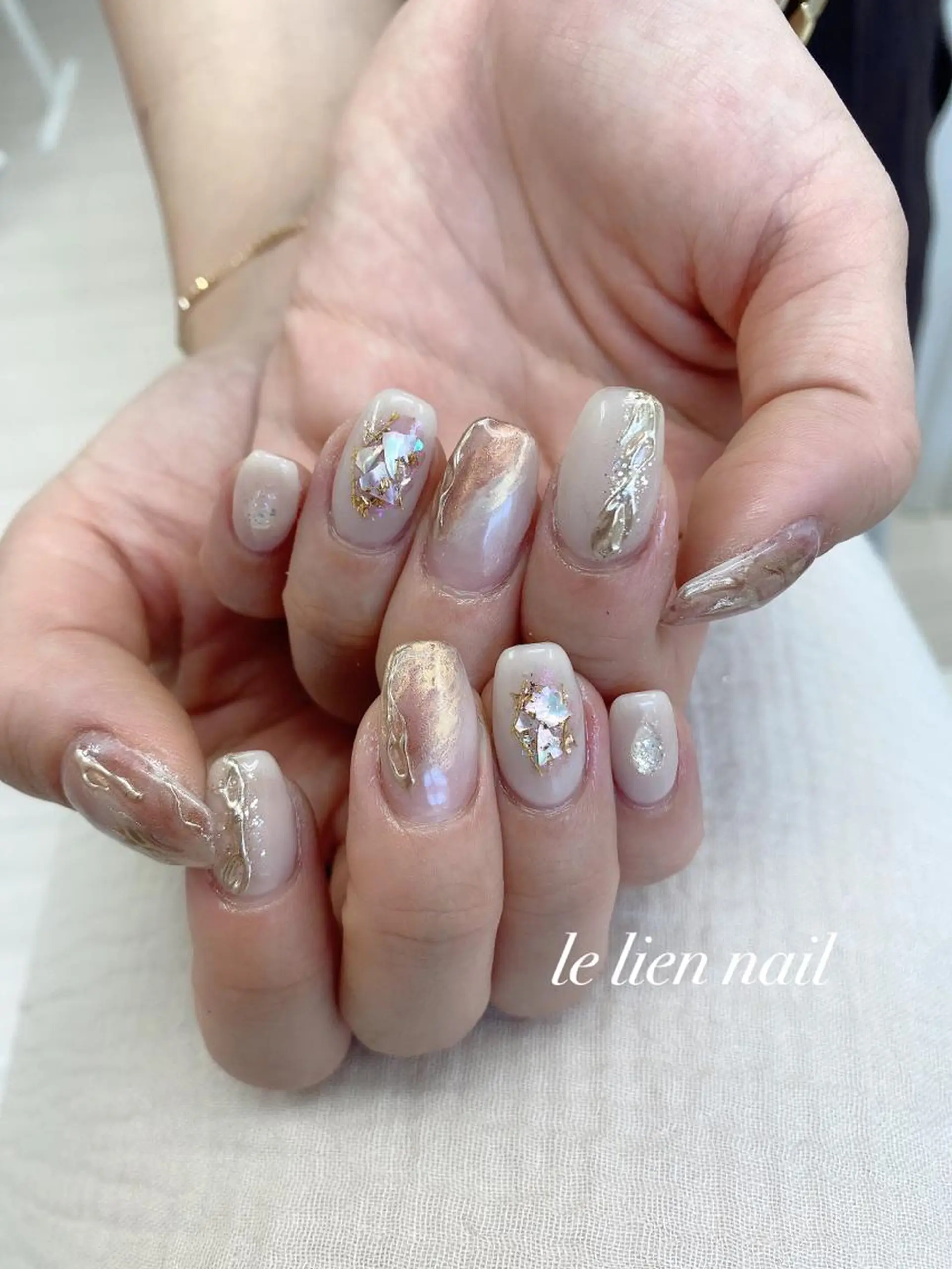 ネイル アートネイル ミラーネイル 持ち込み ニュアンスネイル ハンドネイル le lien nailのネイルデザイン