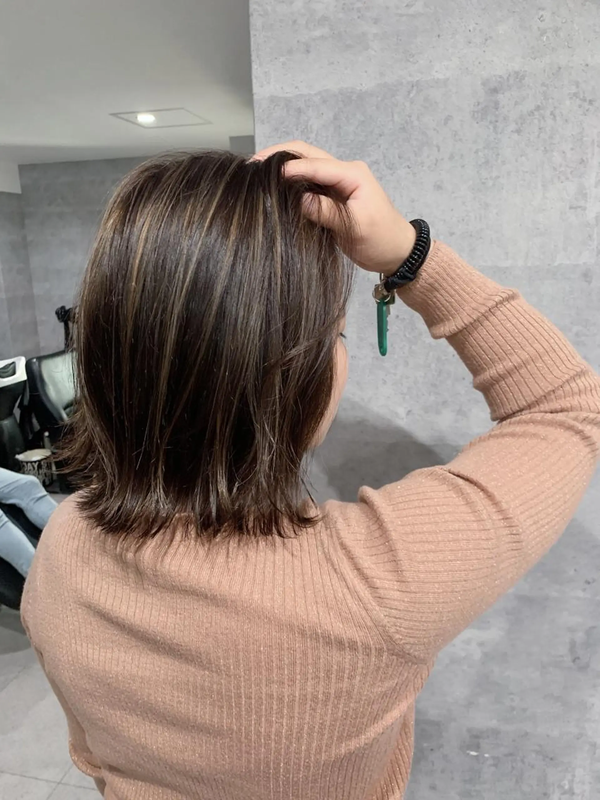 ミディアム カラー ブリーチ ハイライトカラー ハイライト _WHITE 天神店 YUMEKA🐻のヘアスタイル