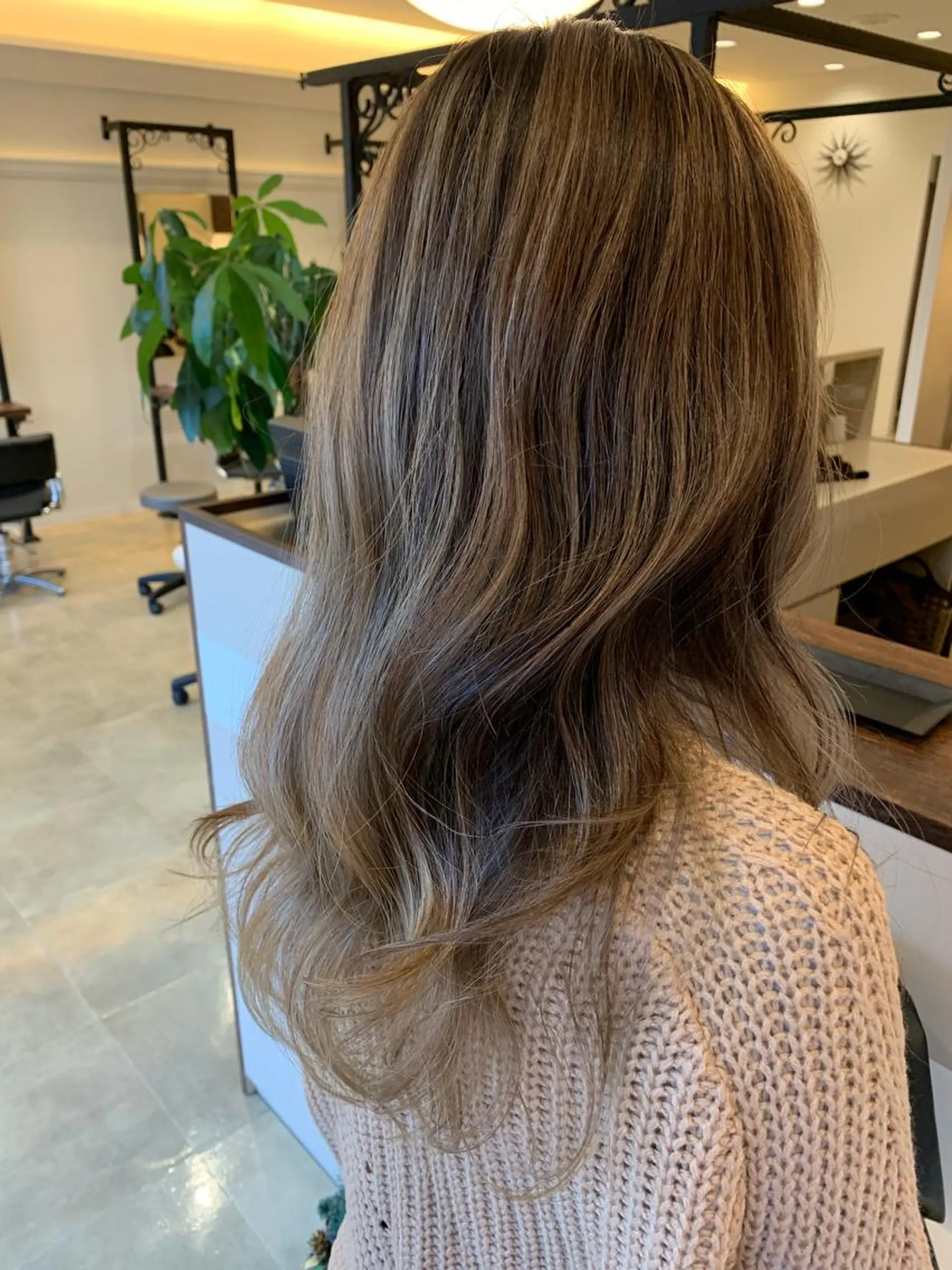 ロング カラー 伊藤 裕貴のヘアスタイル