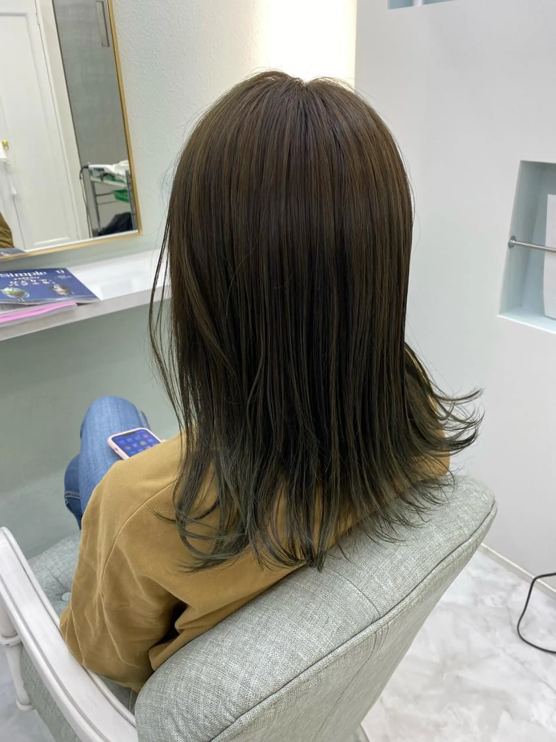 セミロング カラー カット ヘアカラー トリートメント 中川 茜里のヘアスタイル
