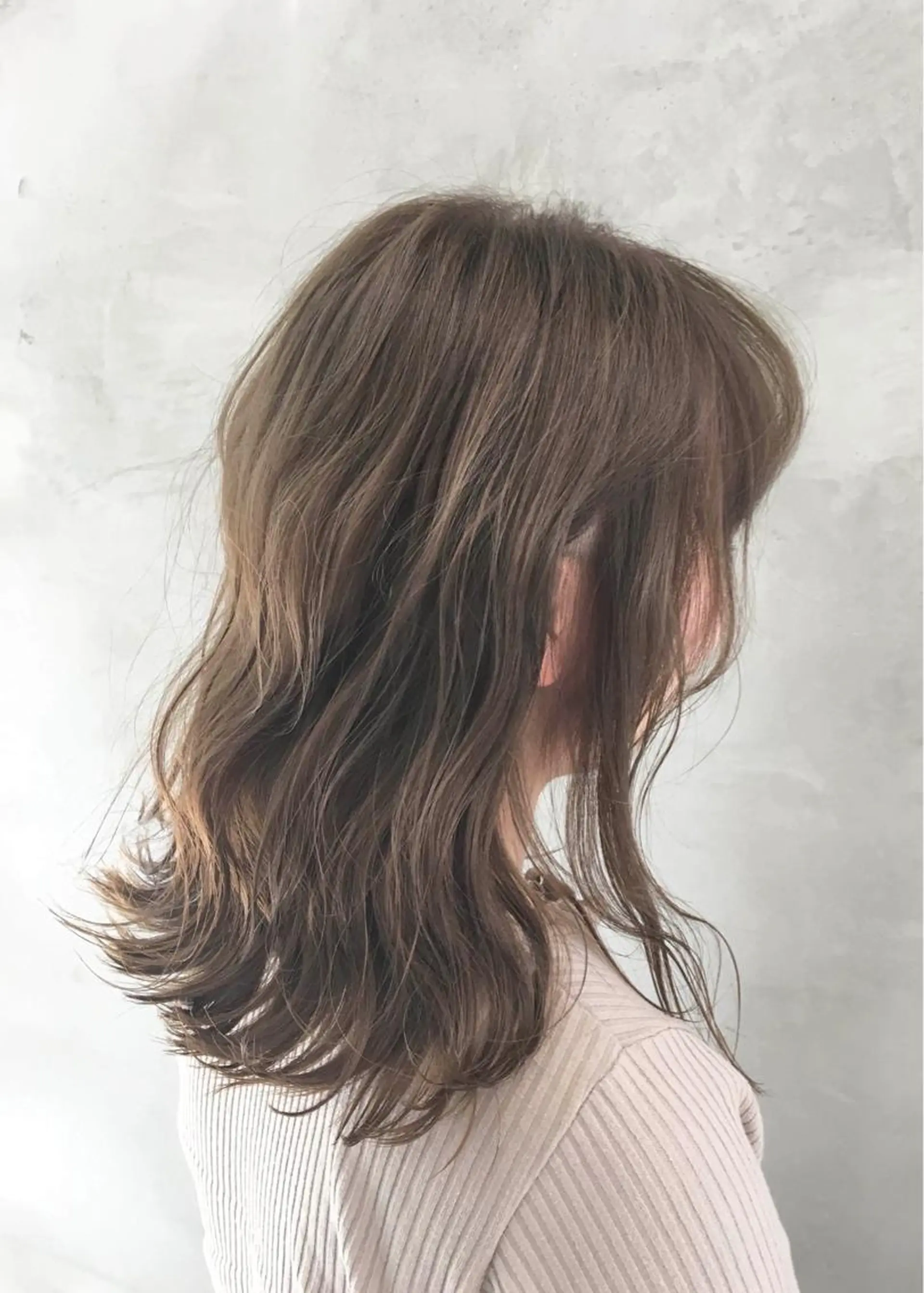 セミロング カラー ベージュカラー ブリーチ 透明感カラー ミルクティーベージュ ブリーチなしカラー カット ヘアカラー トリートメント pesca 長町南店 OIKAWAのヘアスタイル
