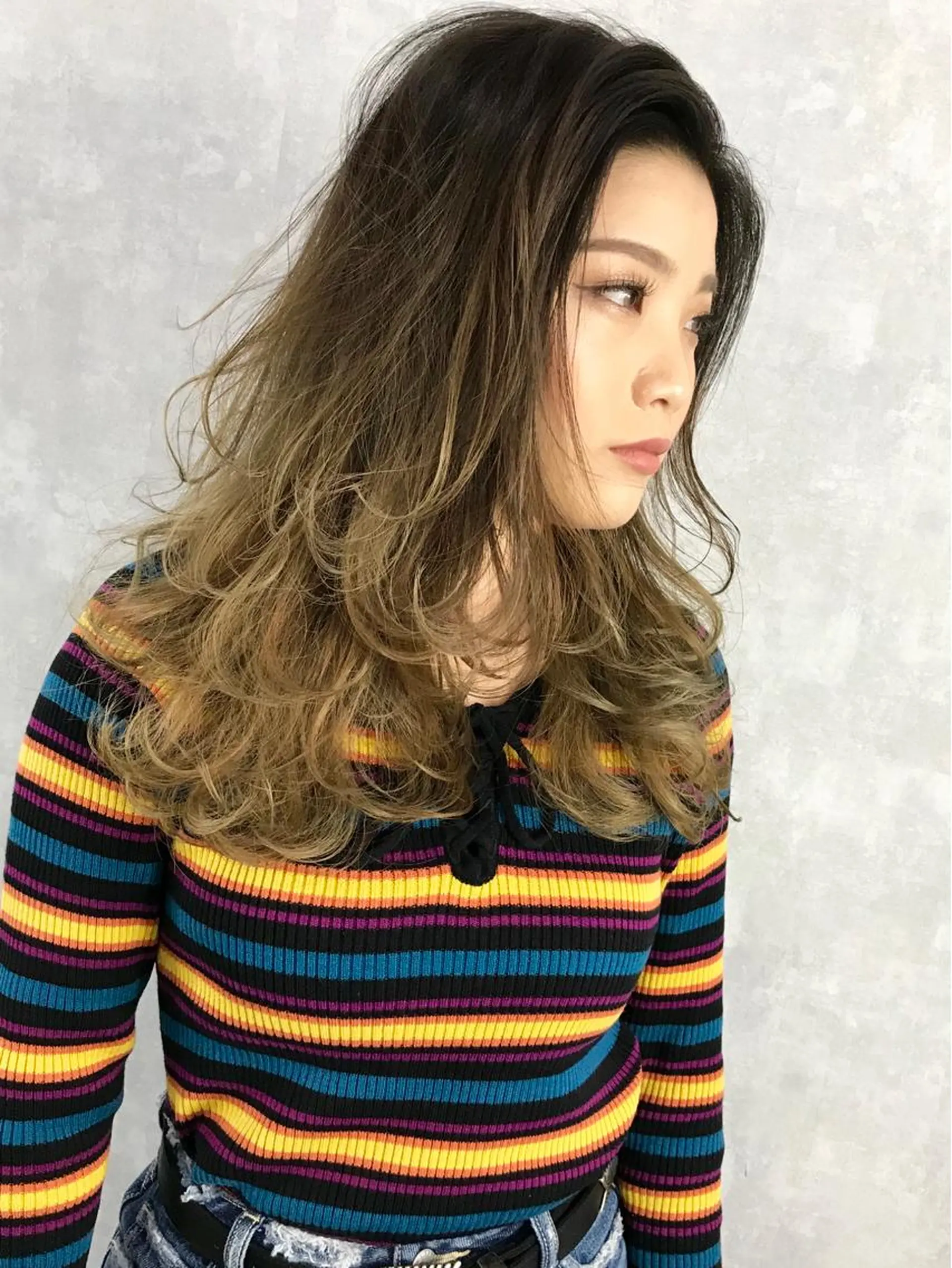 セミロング カラー バレイヤージュ レイヤーカット TOMOYAレイヤー ブリーチ縮毛矯正のヘアスタイル