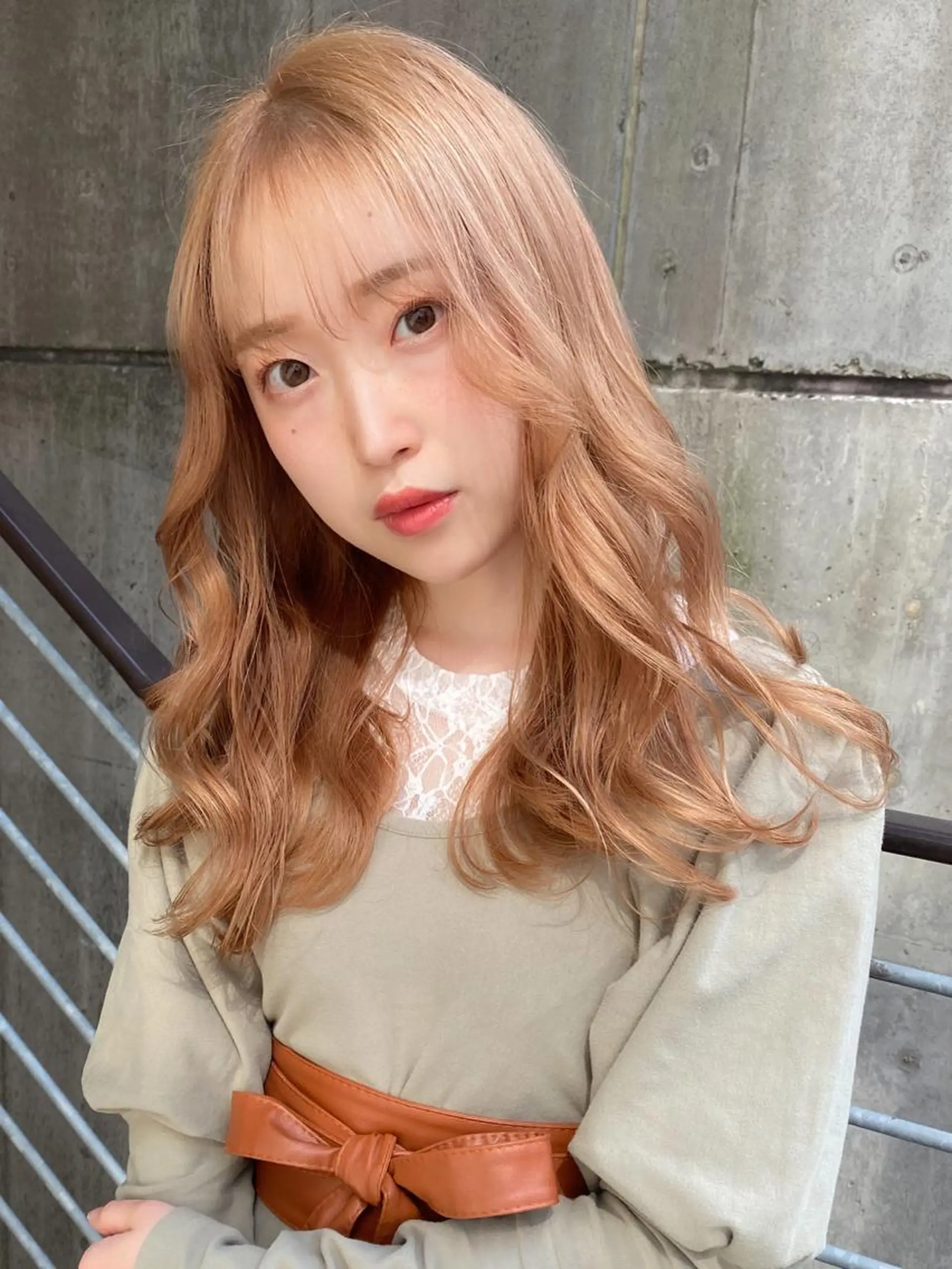 ロング カラー ベージュカラー ブリーチ 透明感カラー ハイトーンカラー ハイトーンベージュ ness ネスのヘアスタイル