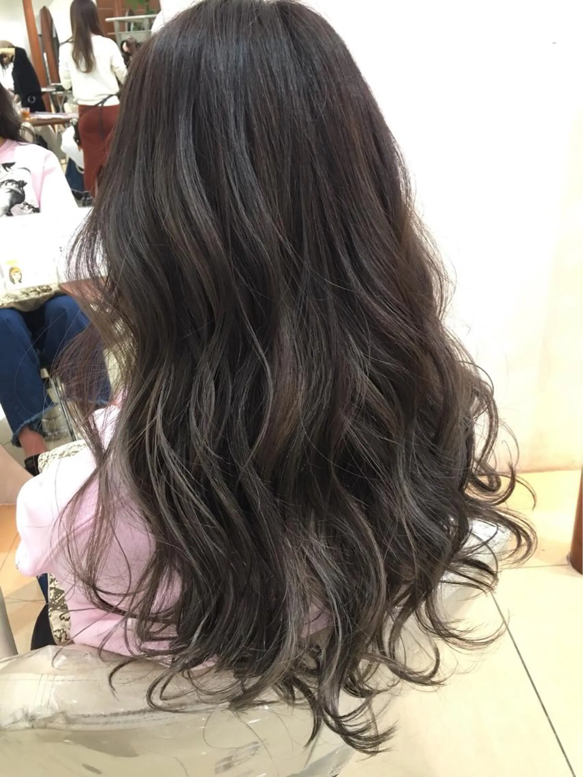 ロング 髪質改善 縮毛矯正 トリートメント 酸熱トリートメント ヘアカラー トリートメント コテ巻き風パーマ 河島恭平のヘアスタイル