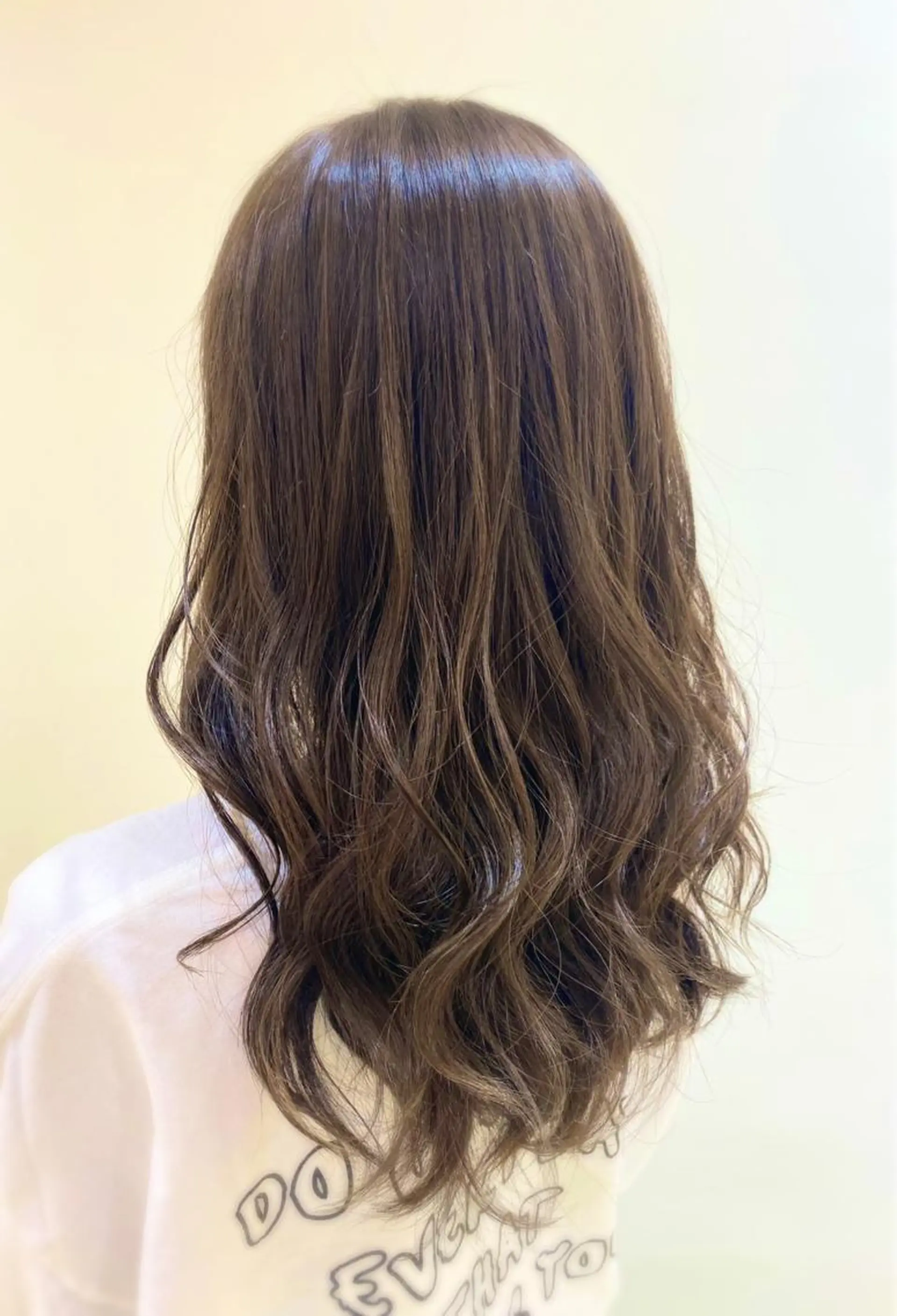 ロング カラー ブリーチ ブリーチなしカラー オリーブカラー カット ヘアカラー トリートメント デザインレイヤー💗 木村実樹のヘアスタイル