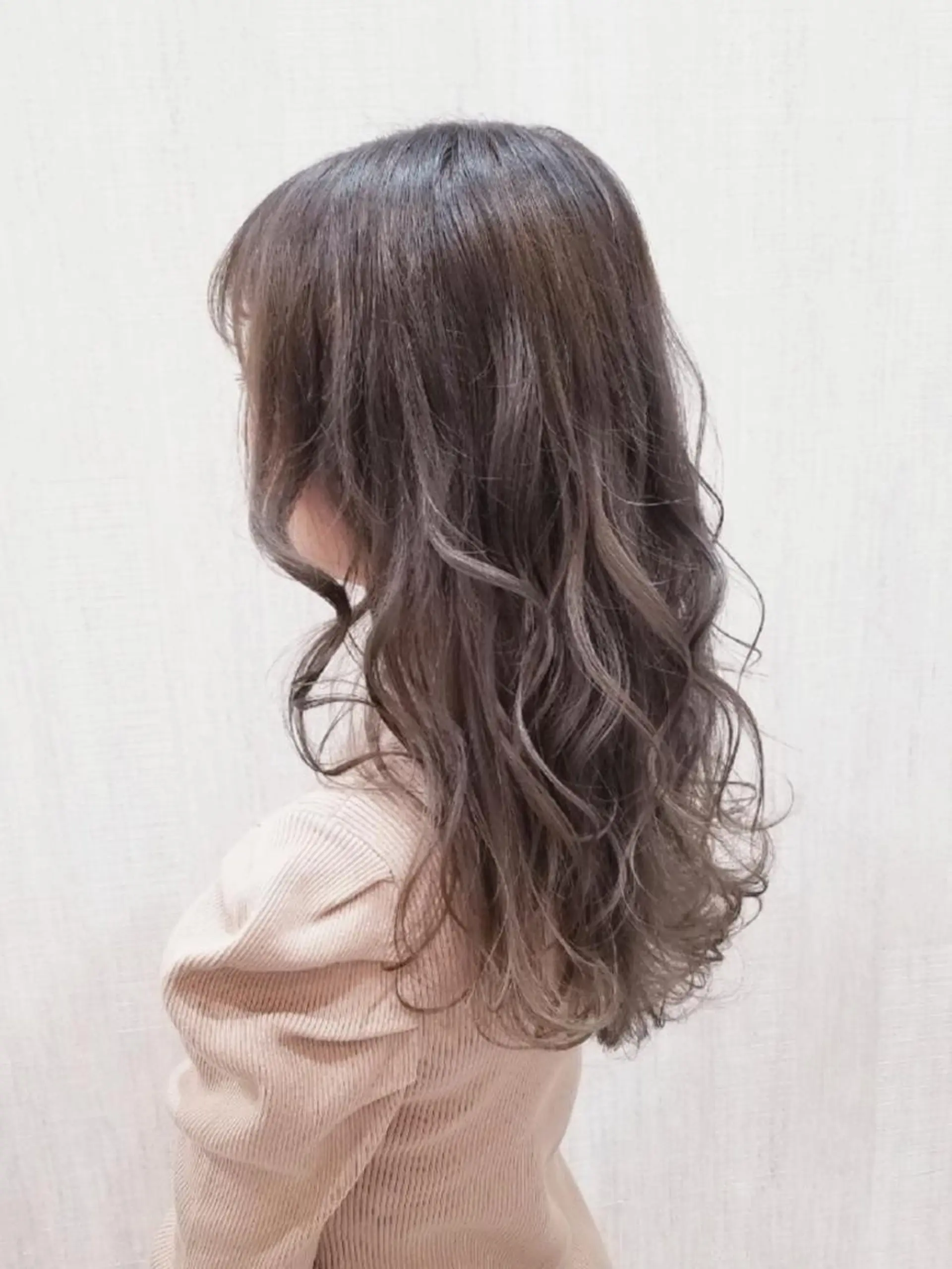 セミロング カラー グレージュ ラベンダーカラー ラベンダーグレージュ ラベンダーグレー カット ヘアカラー トリートメント ✂韓国ヘア髪質改善 レイヤー代表西村功平のヘアスタイル