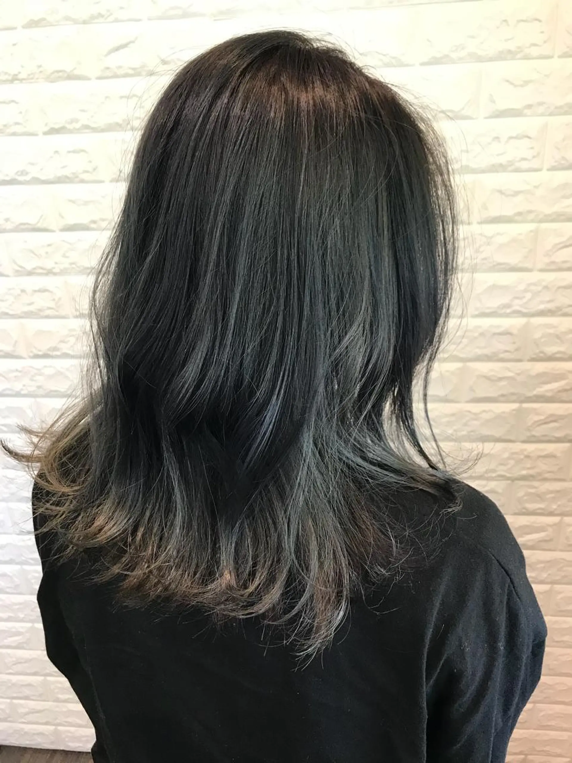 セミロング カラー アッシュ ブリーチ ダークアッシュ 縮毛矯正/ 髪質改善 /ショート　圍　崇行のヘアスタイル