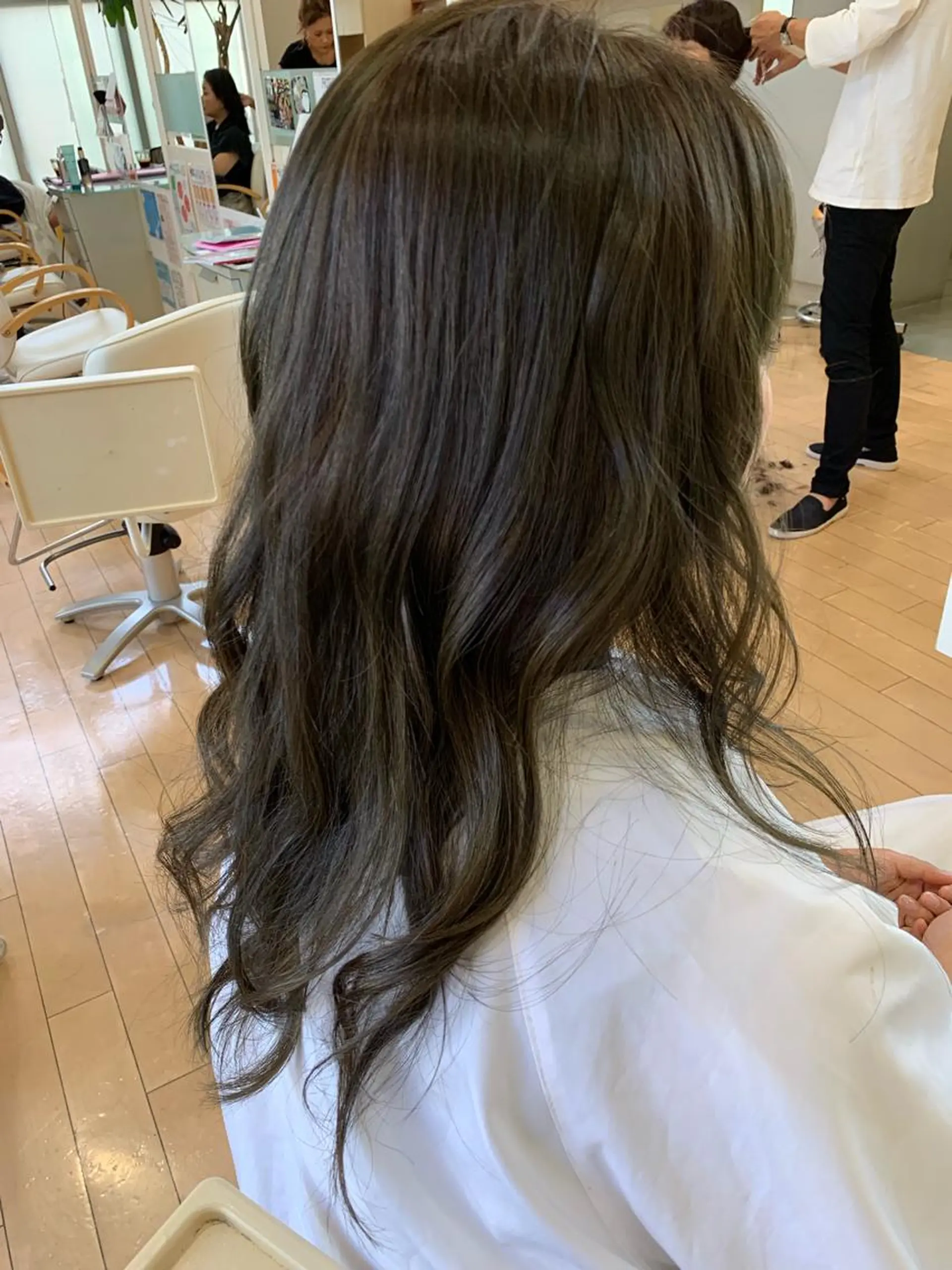 カラー カット ヘアカラー 美容しょうへいの店所属・吉川 茉由子のマツエク・マツパデザイン