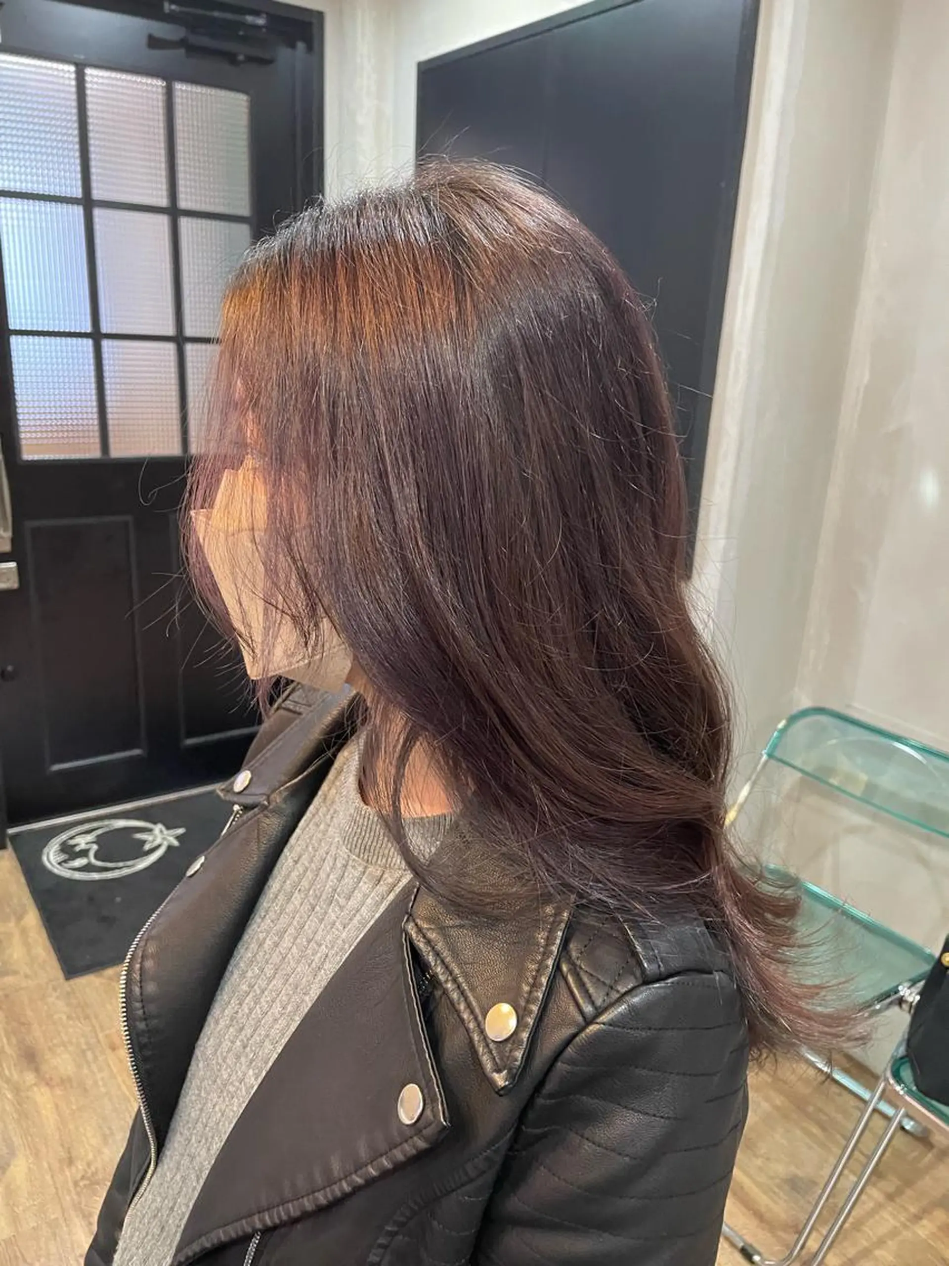 ロング 山本 眞白のヘアスタイル