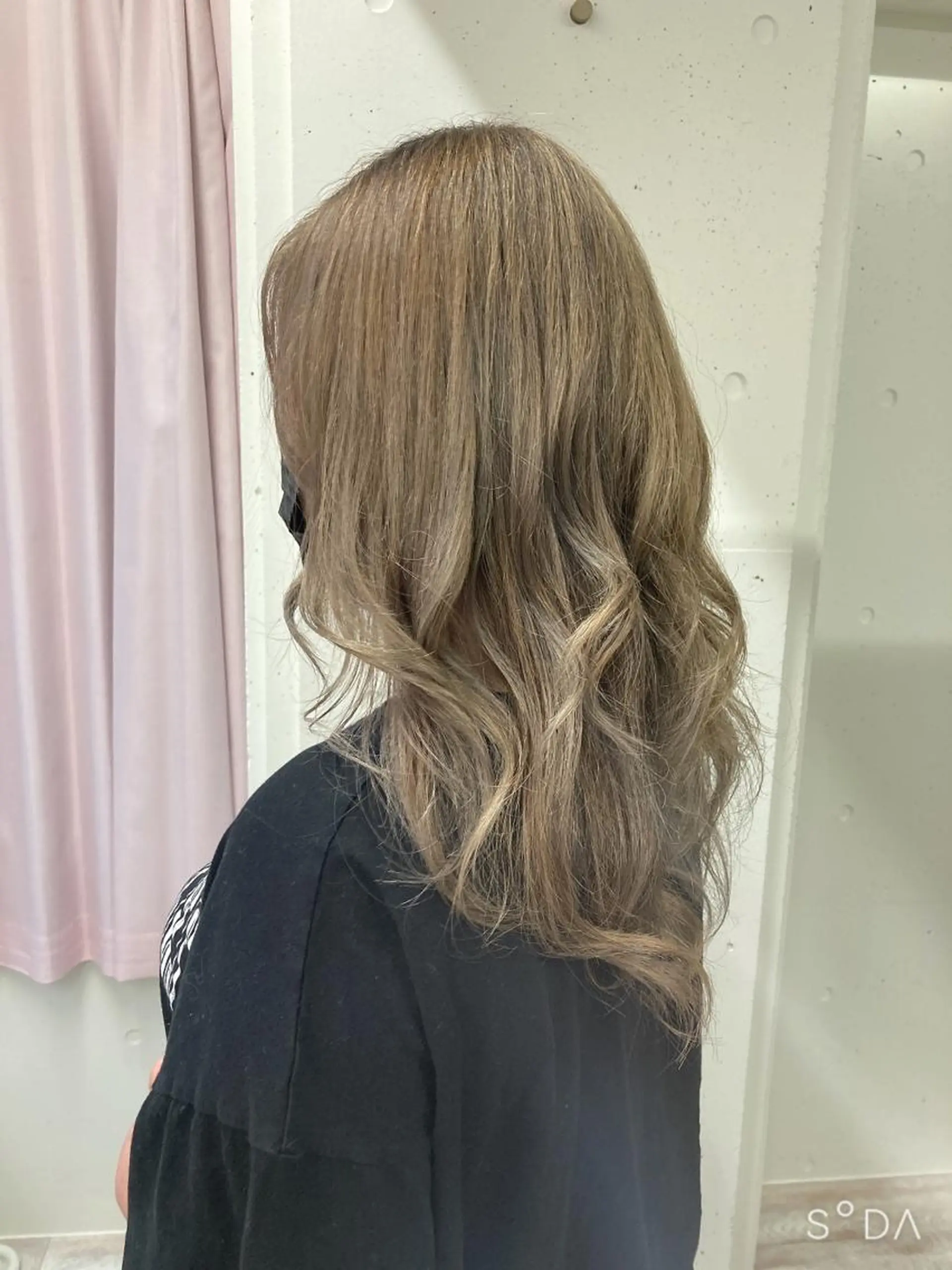 ロング カラー アッシュ ベージュカラー ミルミー美容室所属・🦄💒💓齎藤 七海子🦄💒💓のマツエク・マツパデザイン