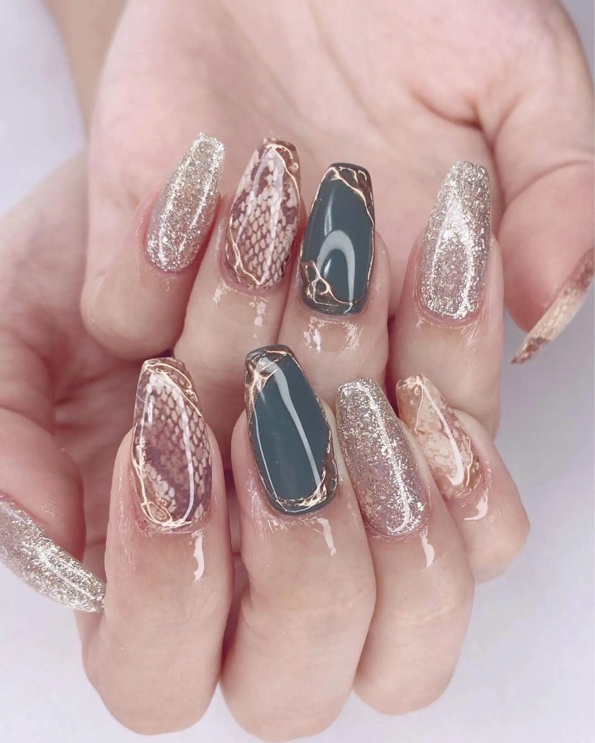 オートネイル パイソン#パイソン柄#パイソンネイル#秋ネイル#erti｜Nail