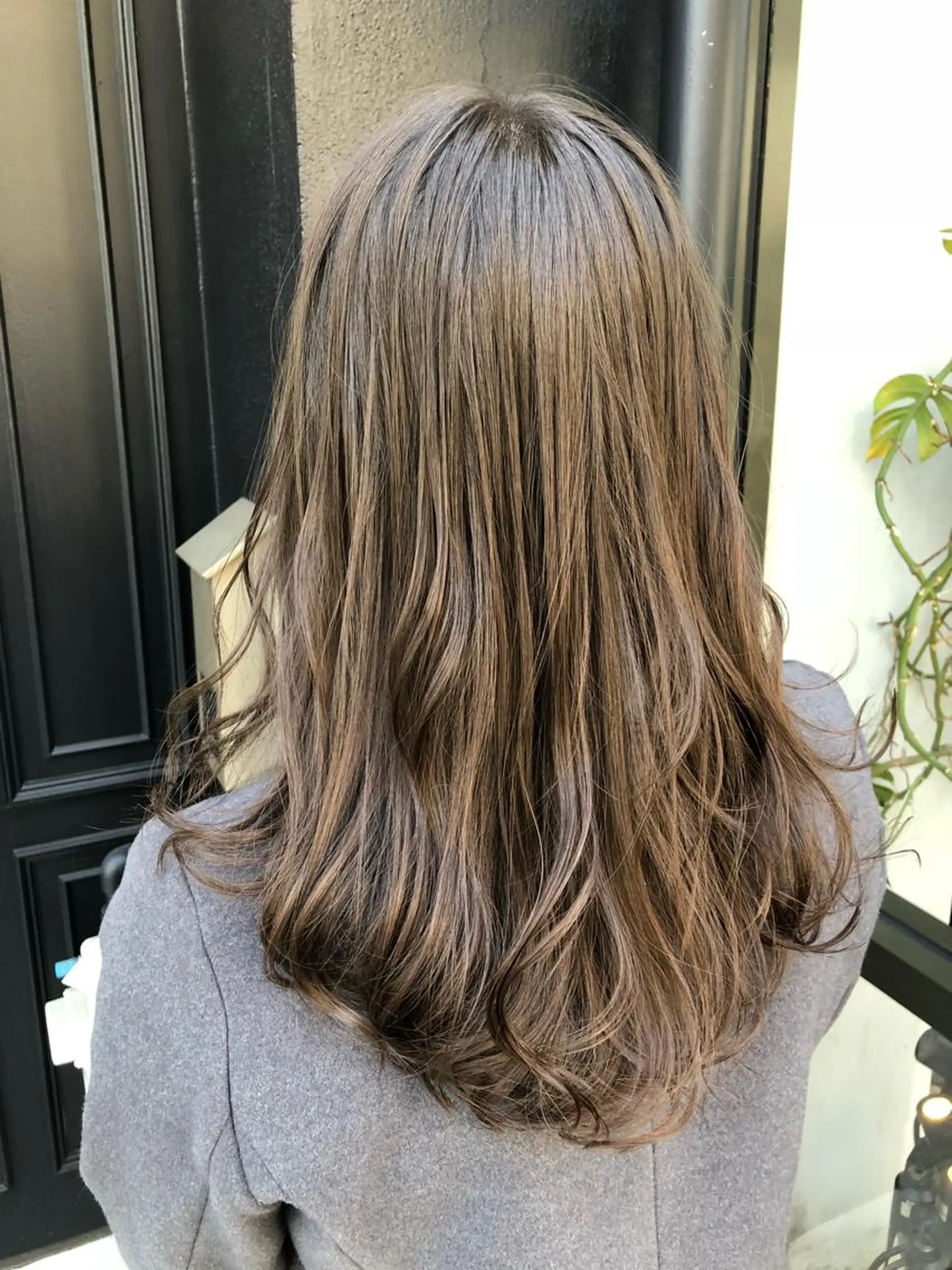 ロング カラー パーマ ブリーチ ブラウンカラー ショコラブラウン カット ヘアカラー 松本 夏海のヘアスタイル