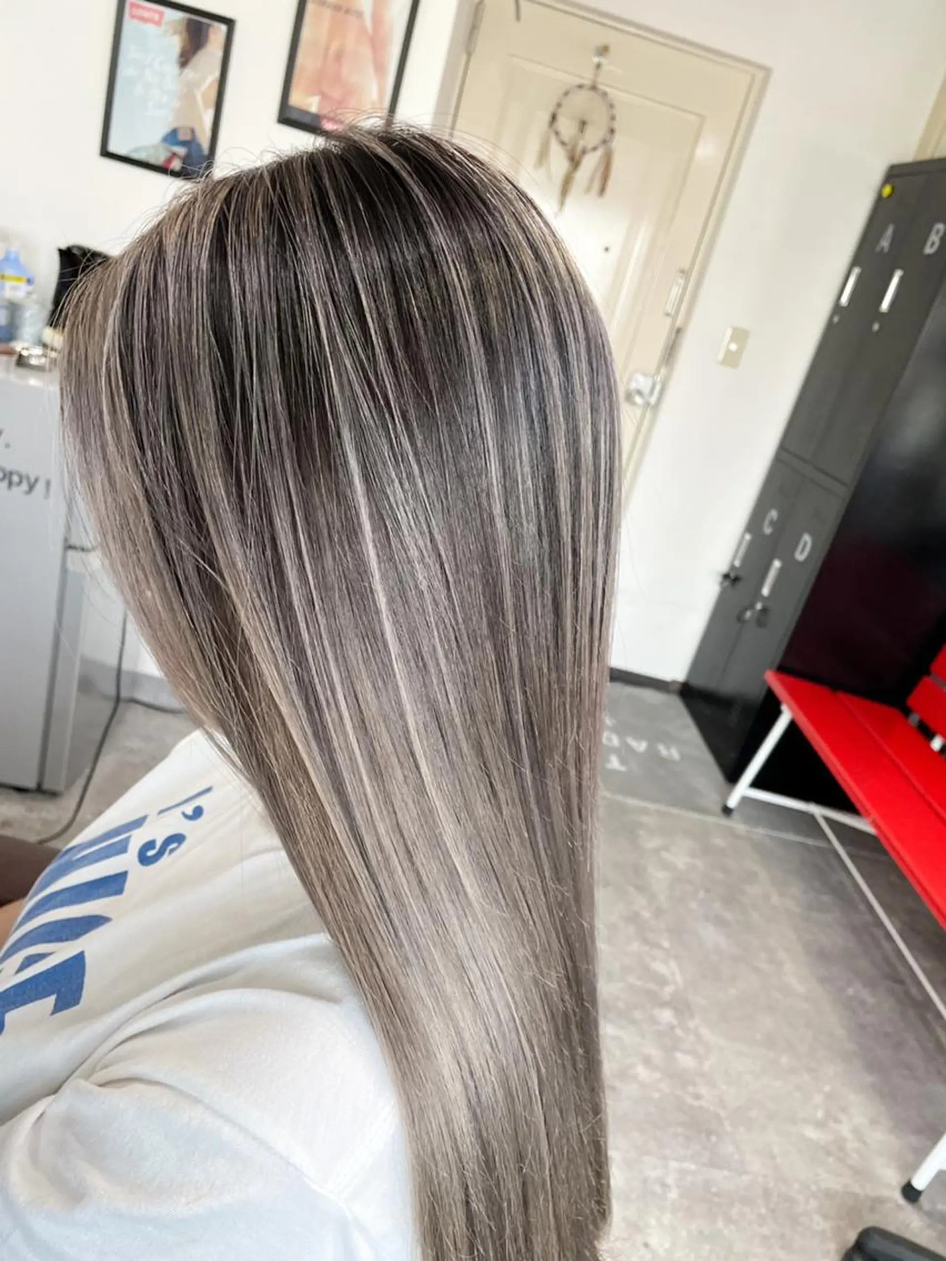ロング カラー バレイヤージュ レイヤーカット ロング カット ヘアカラー トリートメント WONK. ウォンク 心斎橋のヘアスタイル