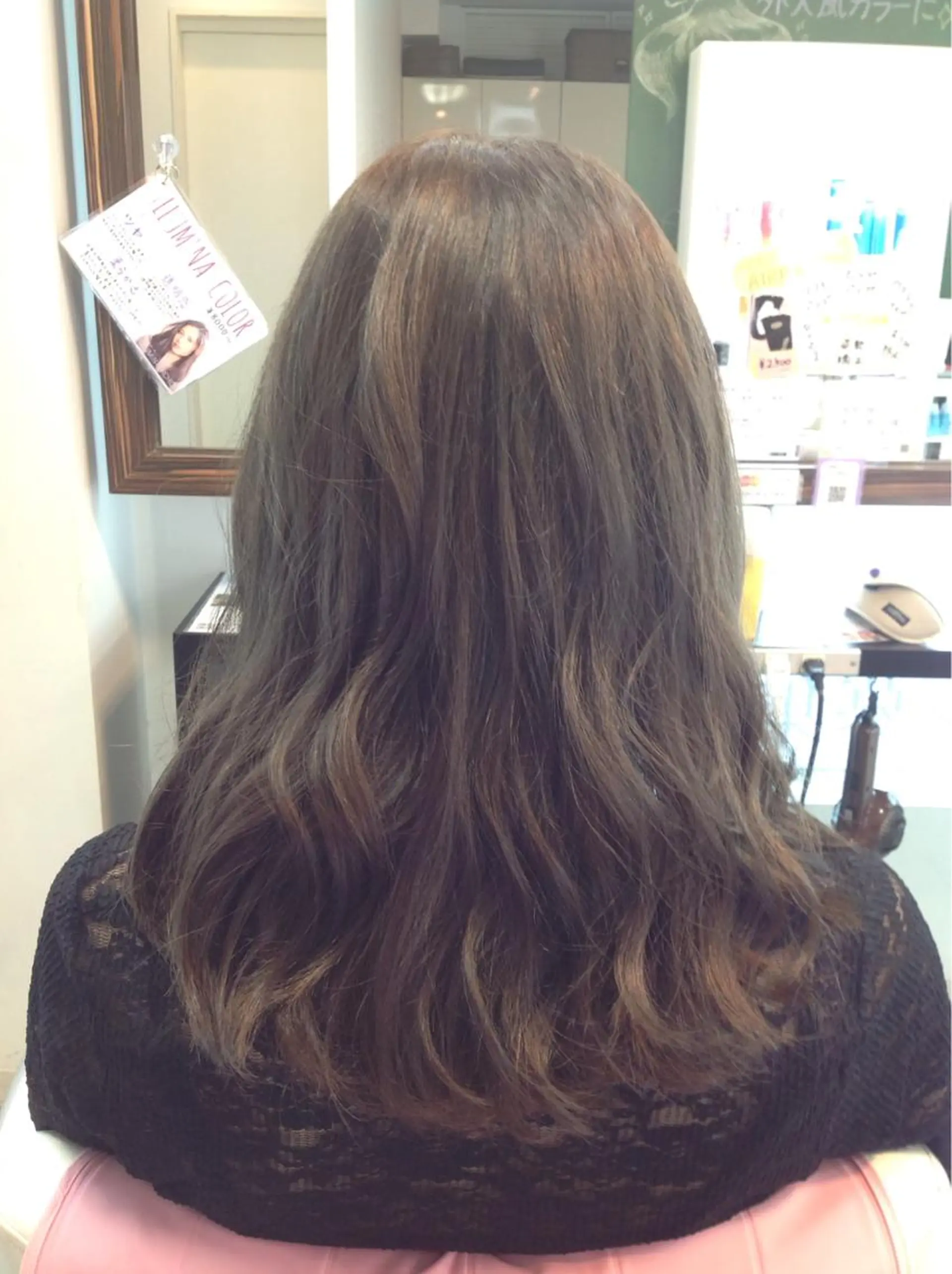 セミロング カラー ブルーカラー ブルージュ 透明感カラー 榎園 由美のヘアスタイル