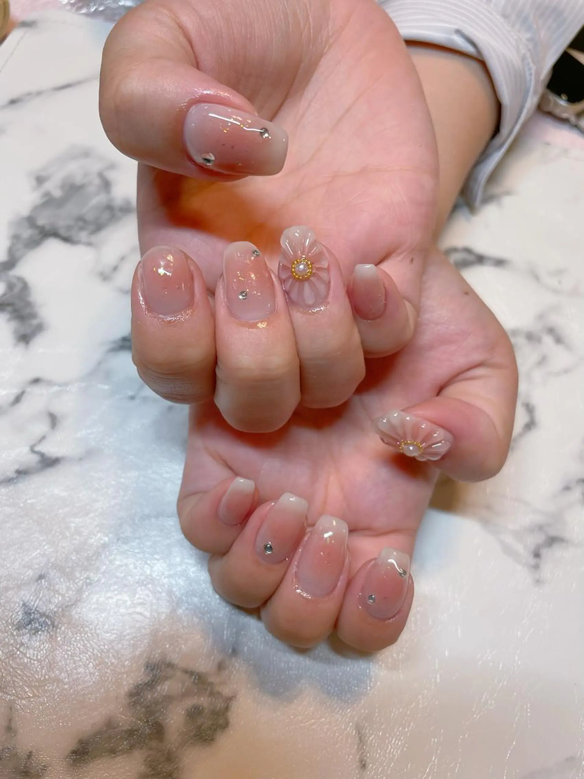 ネイル チークネイル ハンドネイル エン Nail salonのネイルデザイン