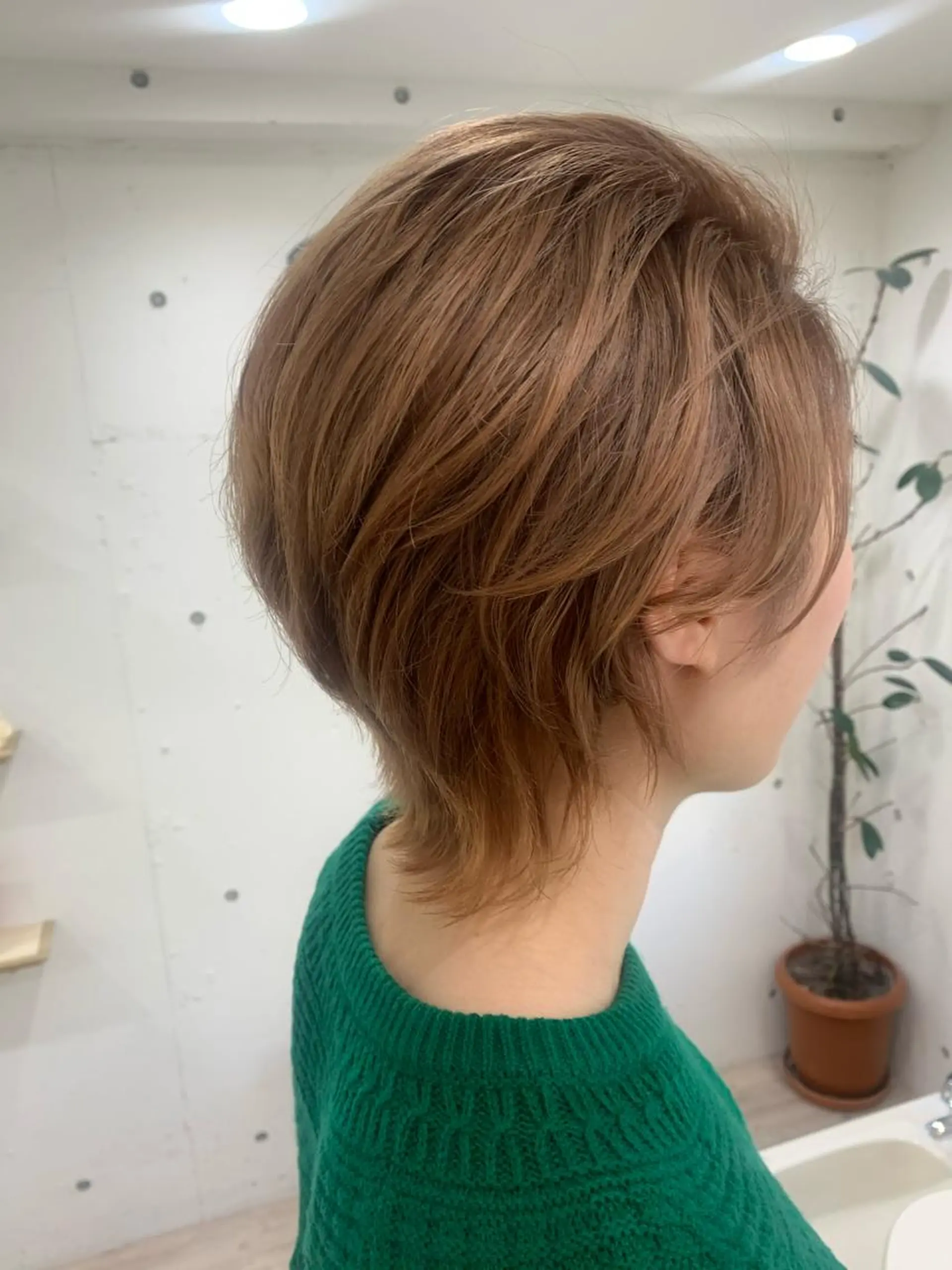 ショート カラー ブリーチ グレージュ ヘアカラー トリートメント 🍑艶髪✖️暖色系 ✨momoka🍑のヘアスタイル