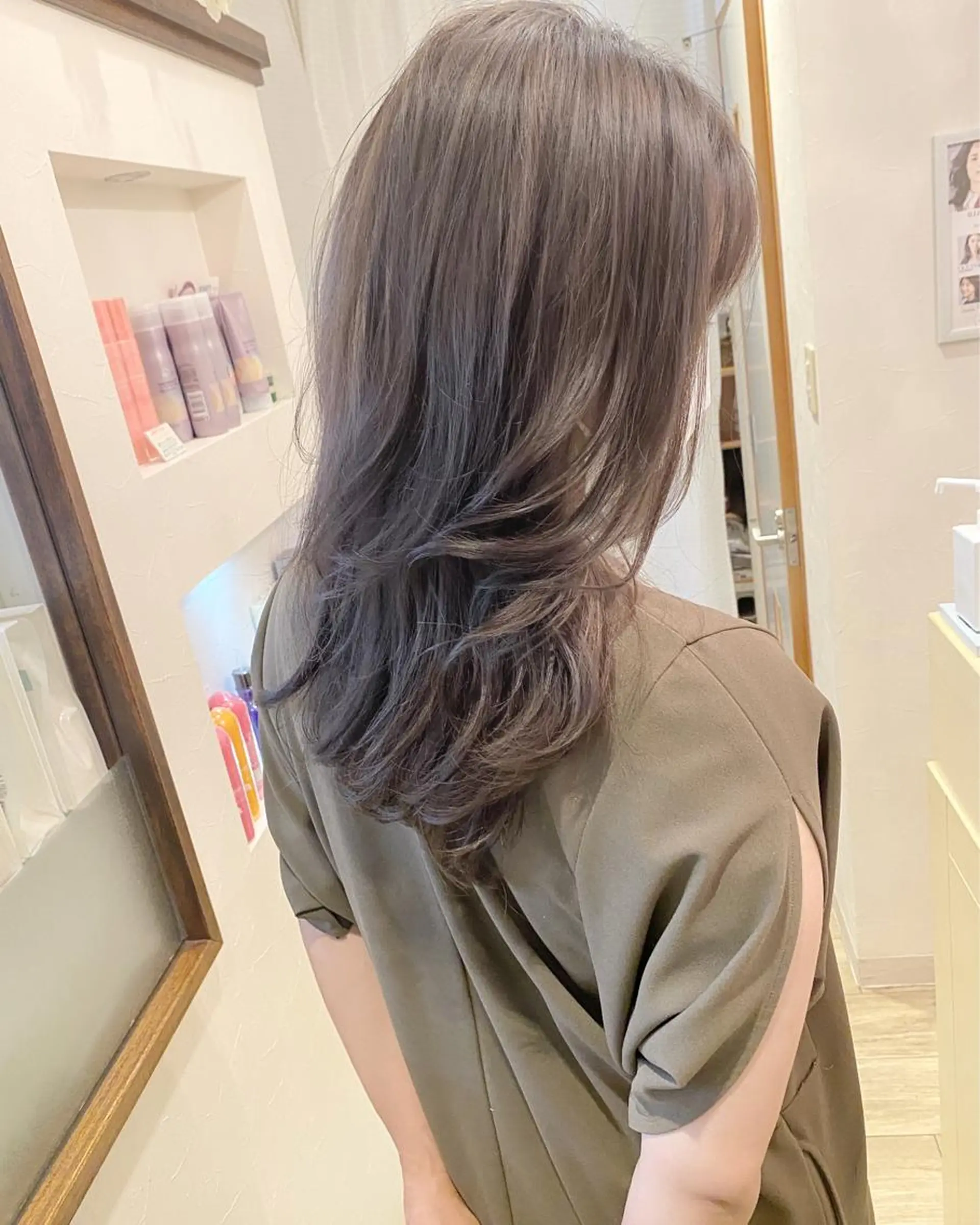 ミディアム カラー グレージュ カーキグレージュ カット ヘアカラー grand juteのヘアスタイル