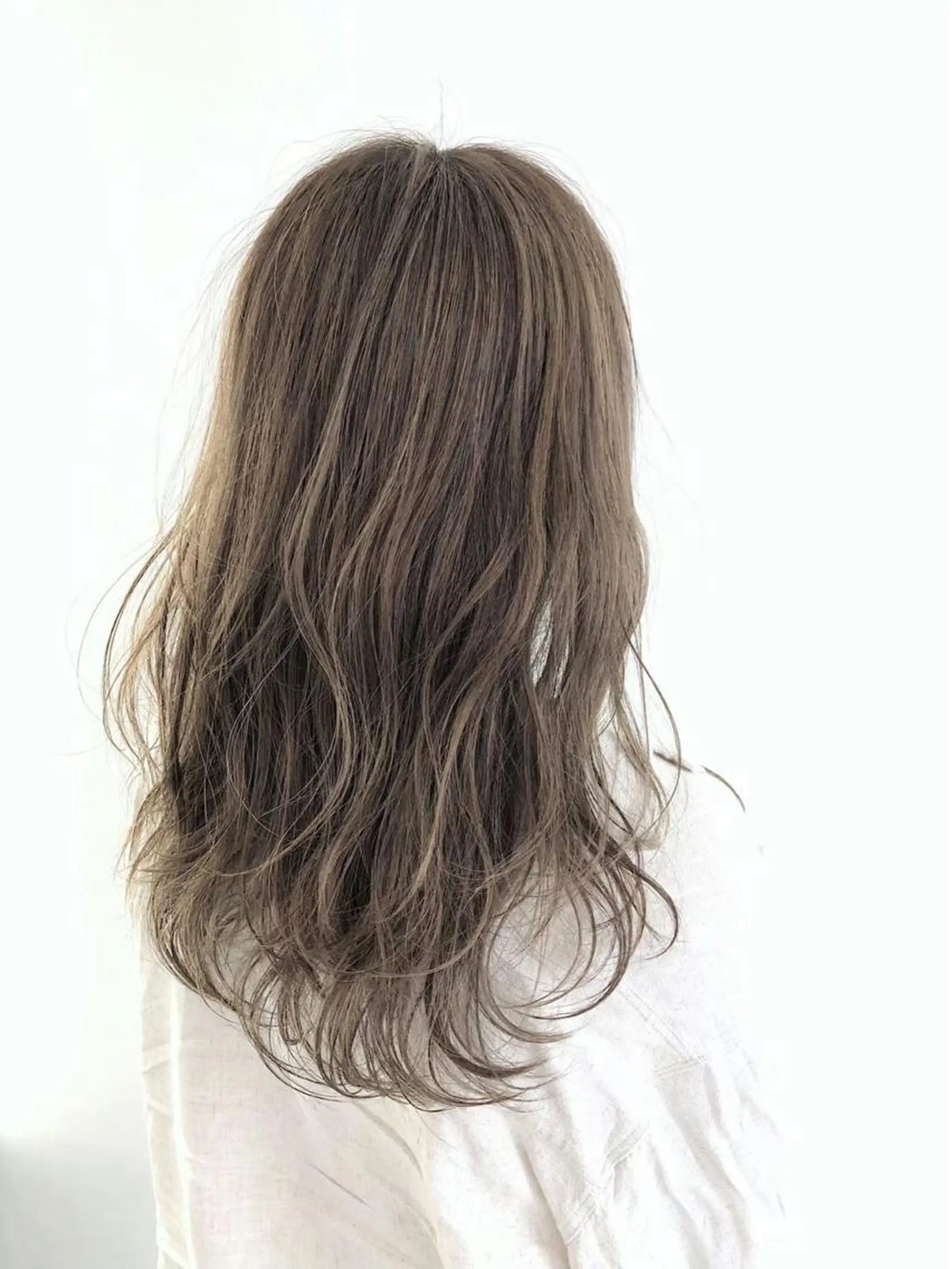 セミロング カット ヘアカラー トリートメント ヘッドスパ ヘアセット 山口 竣也のヘアスタイル