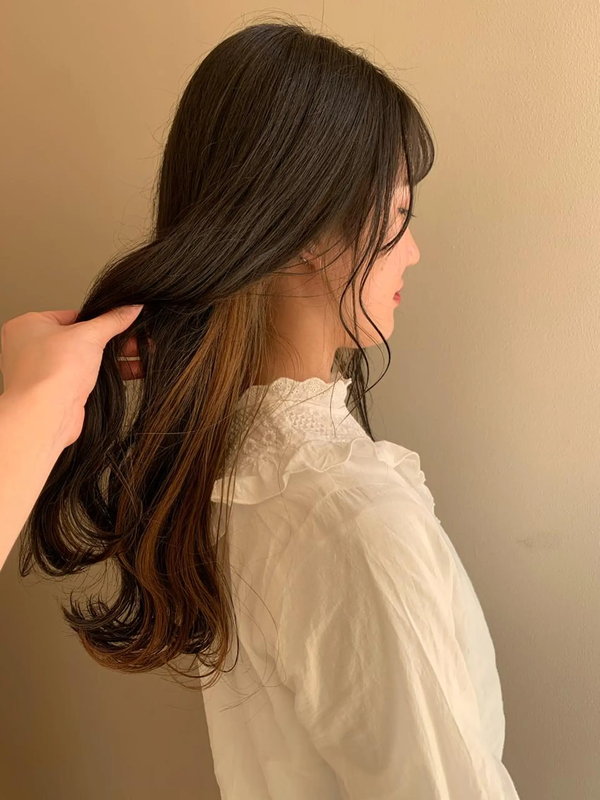 ロング カラー ヘアカラー ヘッドスパ 顔まわりカット✄ ベージュカラー🧸のヘアスタイル