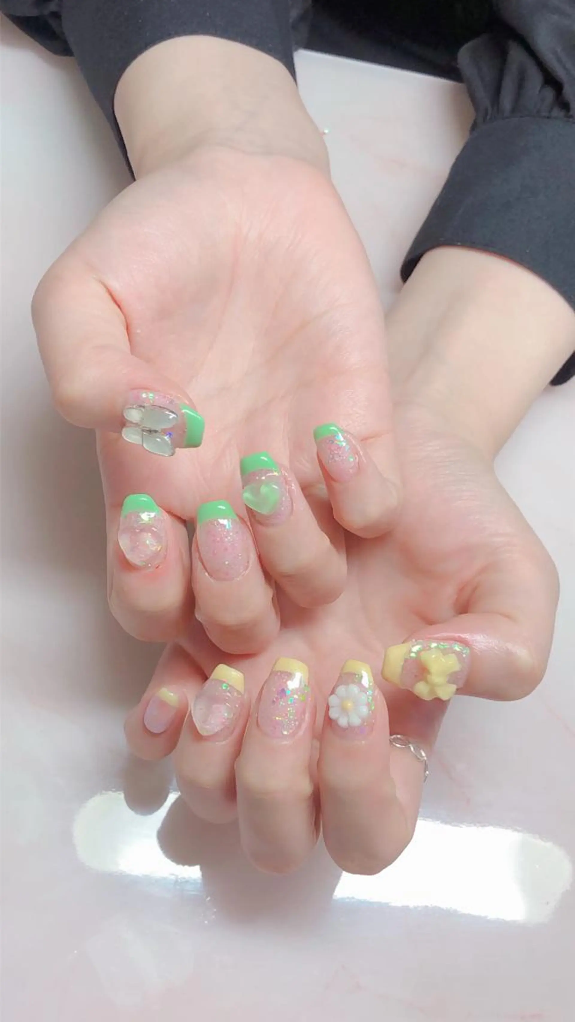 ネイル ハンドネイル ハンドケア ハク キのネイルデザイン