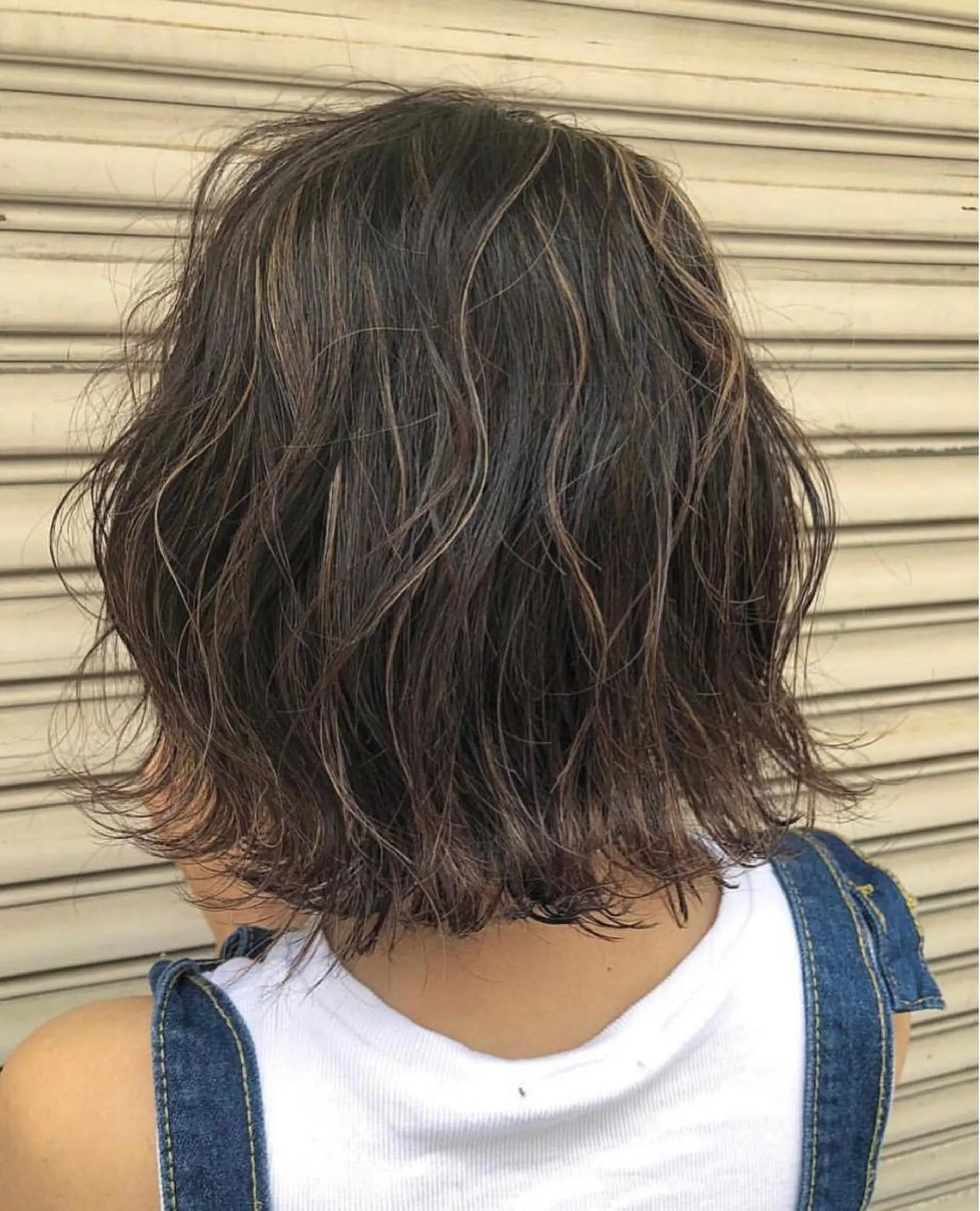 ミディアム ハイライト レイヤーカット salowin 原宿 aroa所属・韓国／ハッシュカット ／透明感カラー／金野のヘアスタイル