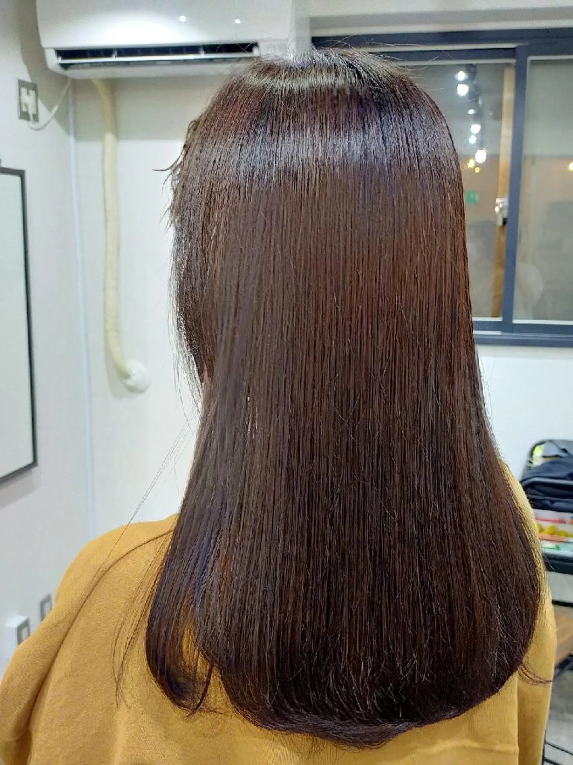 セミロング キッズ カット 縮毛矯正 トリートメント SUN GLOW  サングロウ所属・ナカノメ トシアキのヘアスタイル