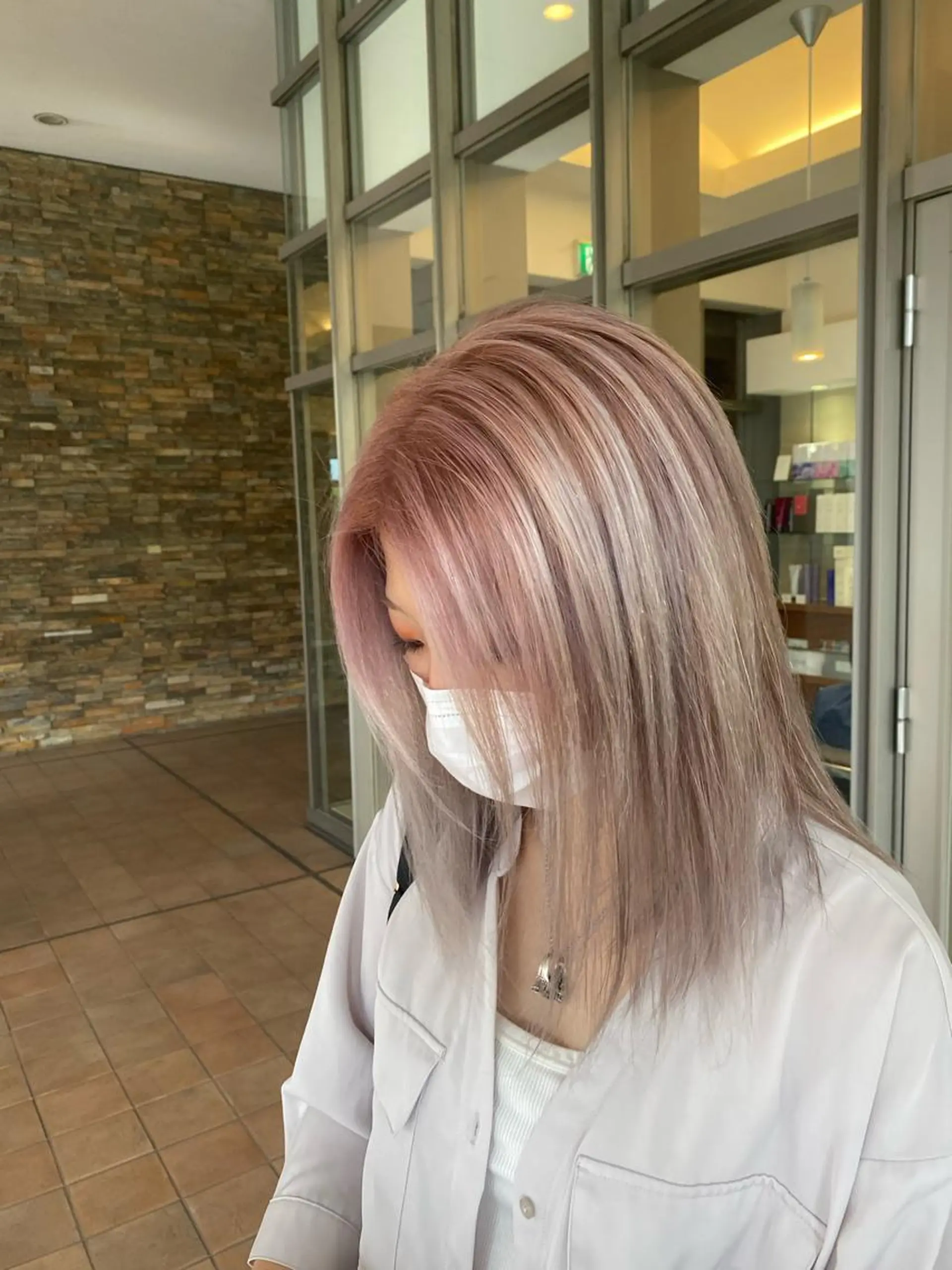 ミディアム カラー ピンクカラー シルバー 🐰ツヤ感カラー🐰 ななこのヘアスタイル