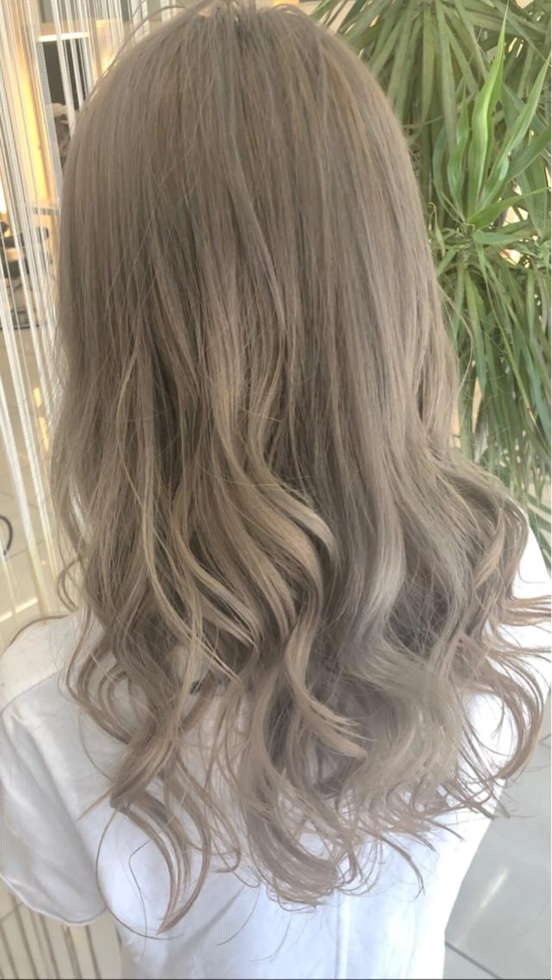 ロング カラー ベージュカラー ミルクティーベージュ ヘアカラー トリートメント 髪質改善/美髪矯 正ヤマモトハルキのヘアスタイル