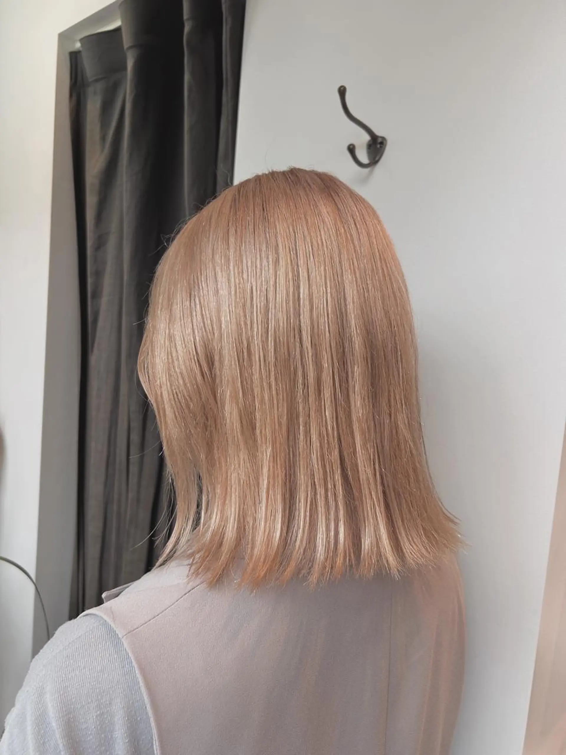 ミディアム カラー ベージュカラー ミルクティーベージュ ヘアカラー 髪質改善/縮毛矯正/ 透明感カラーYUMAのヘアスタイル