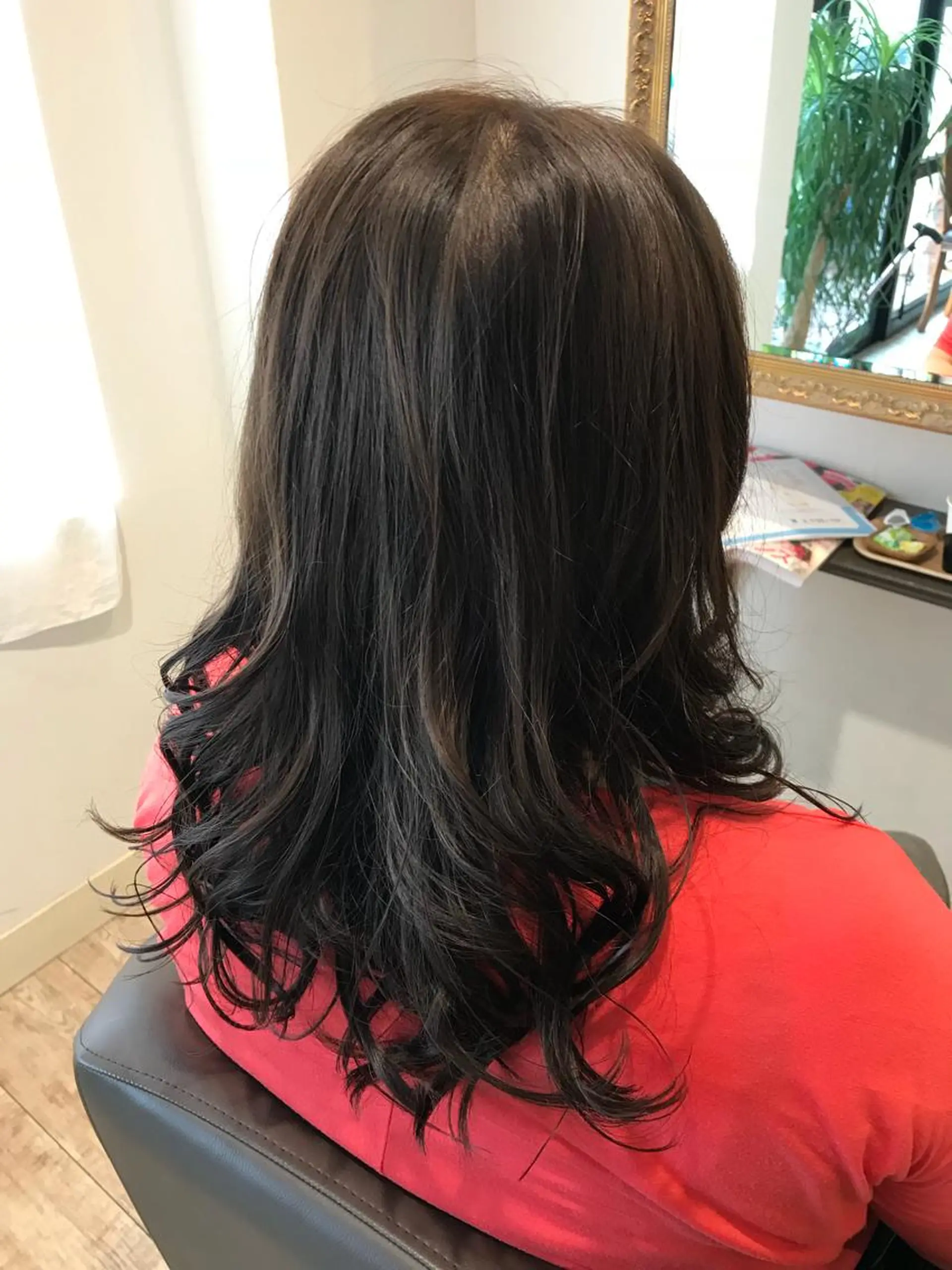 ロング 伊藤 康乃のヘアスタイル