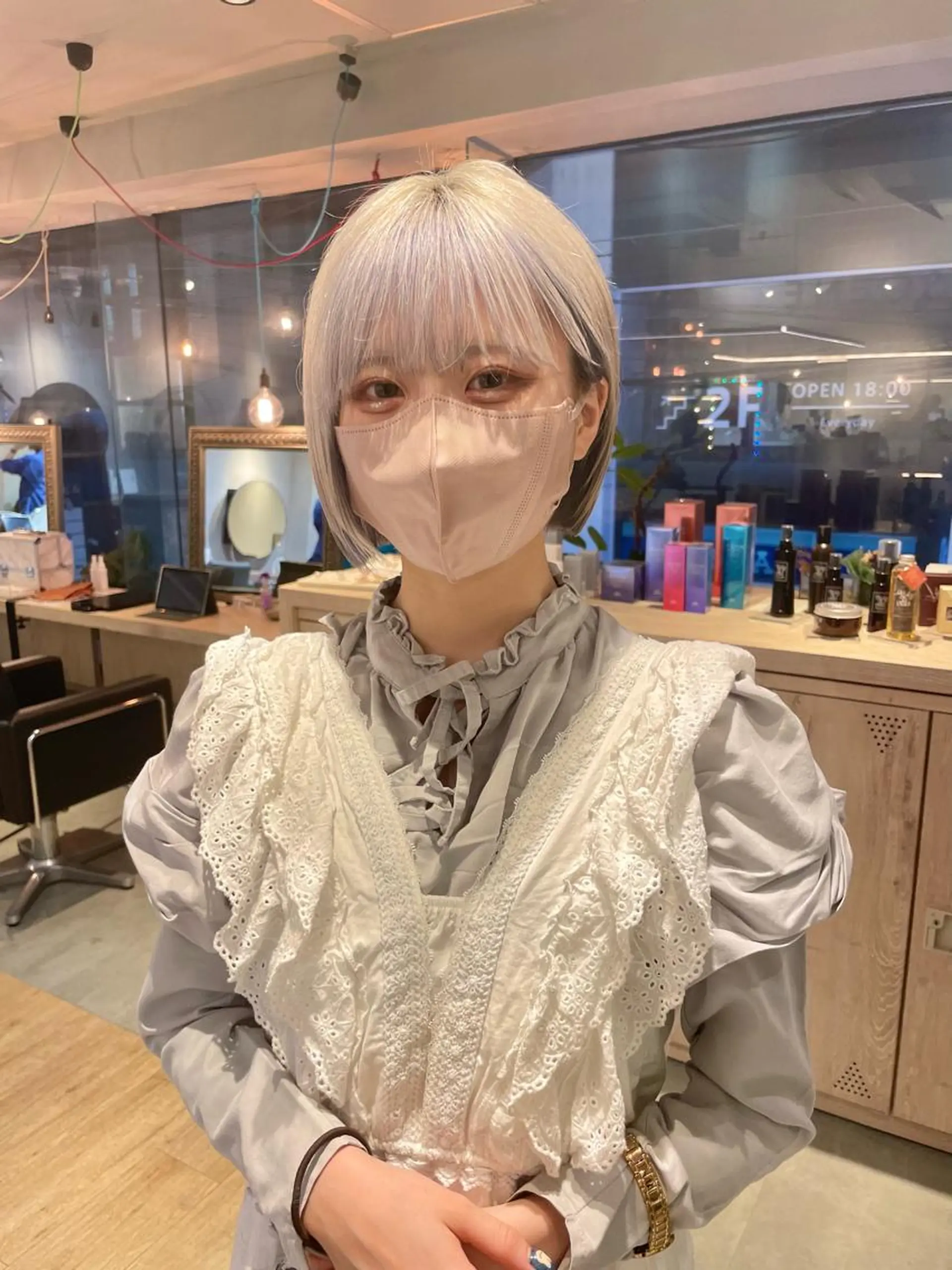 ショート カラー カット ぱつっとボブ 古家 佑真のヘアスタイル
