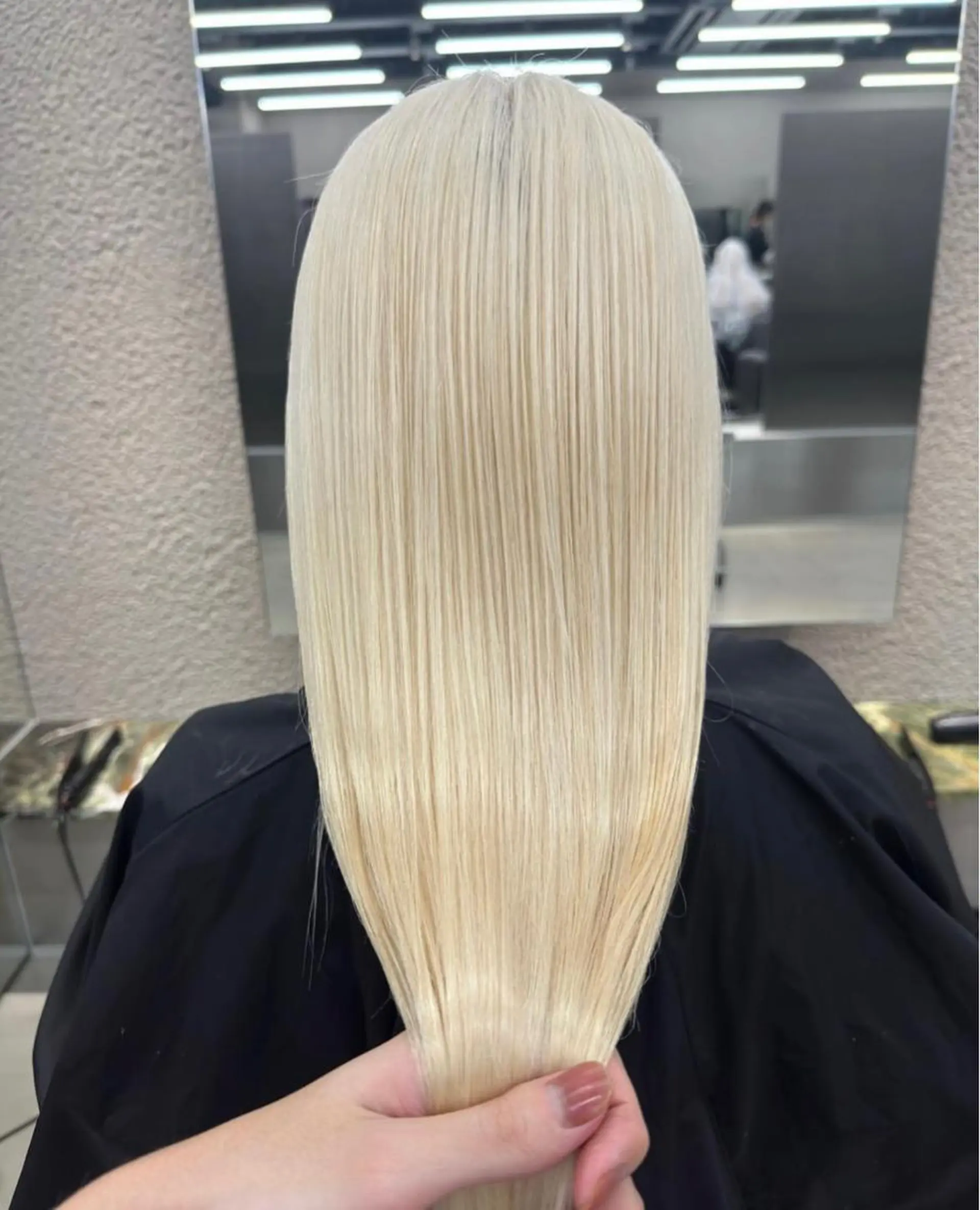 ロング カラー ブリーチ レイヤーカット トリートメント ハイトーン/ 縮毛矯正のヘアスタイル