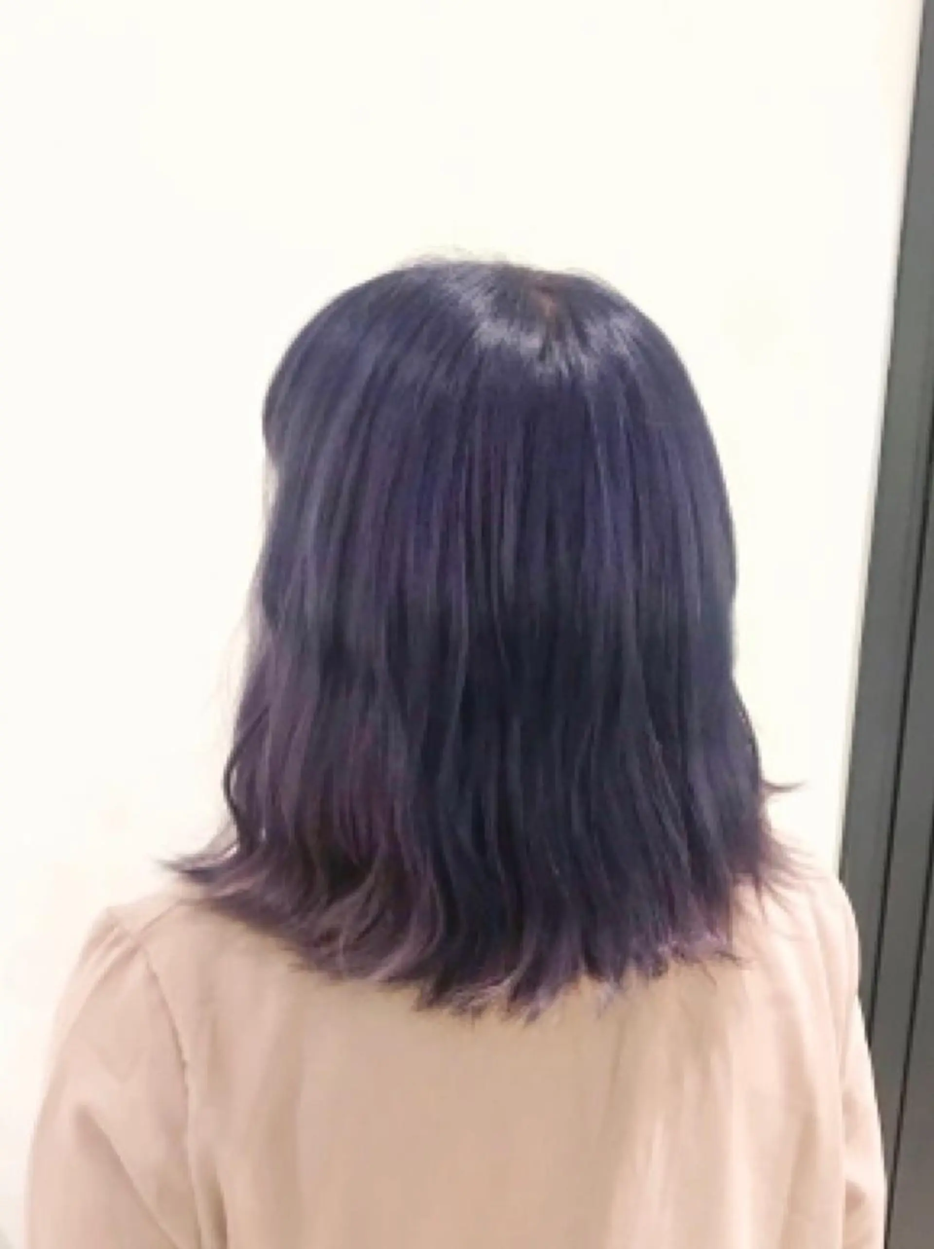 ミディアム パープルカラー ヘアカラー トリートメント やなせ かすみのヘアスタイル