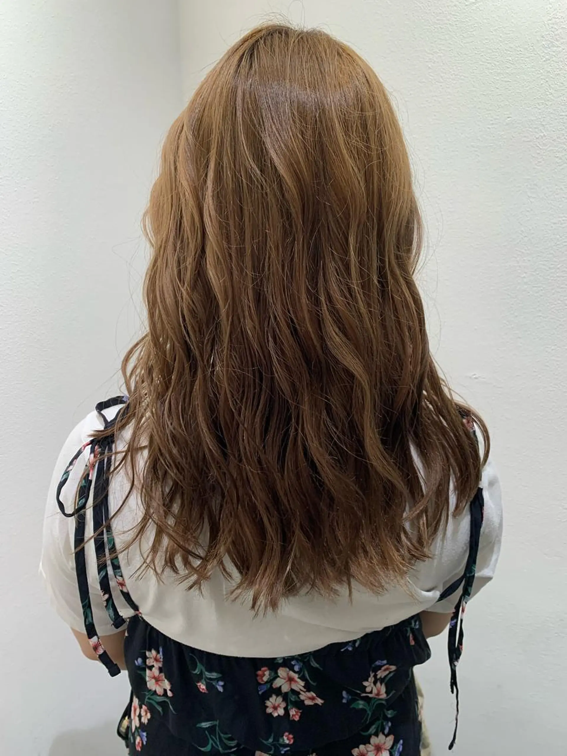 ロング カラー ヘアカラー トリートメント ケアブリーチ/ili 村上佳那多のヘアスタイル