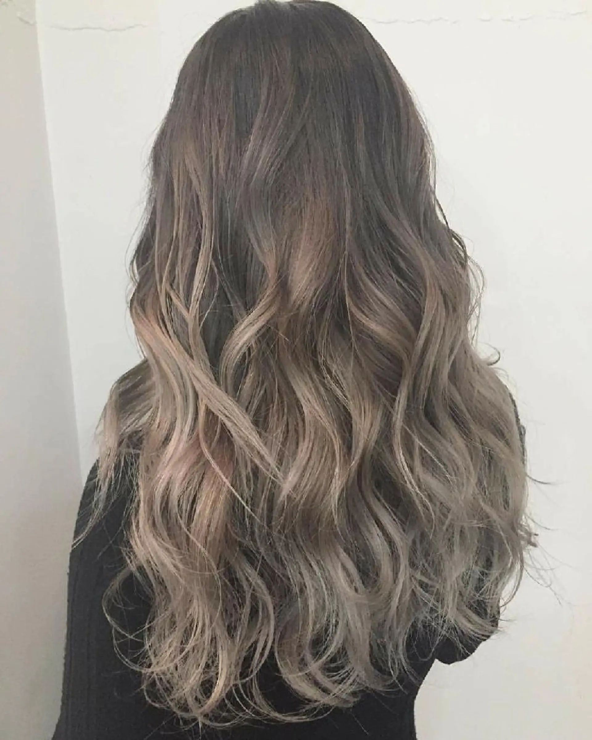 セミロング ハイライト 宮内 修平のヘアスタイル