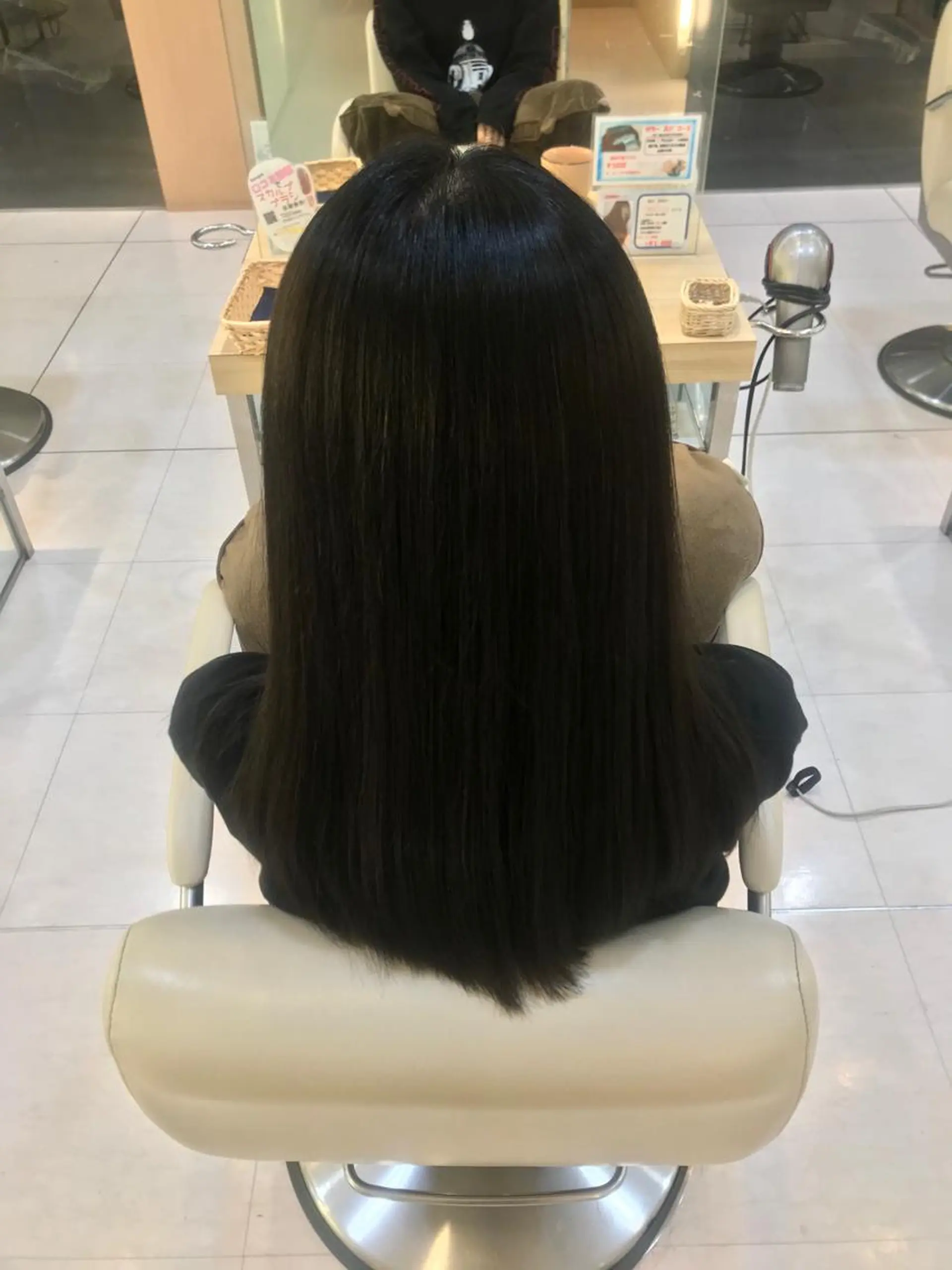 セミロング カラー ブリーチ ハイトーンカラー 後藤 瑞季のヘアスタイル