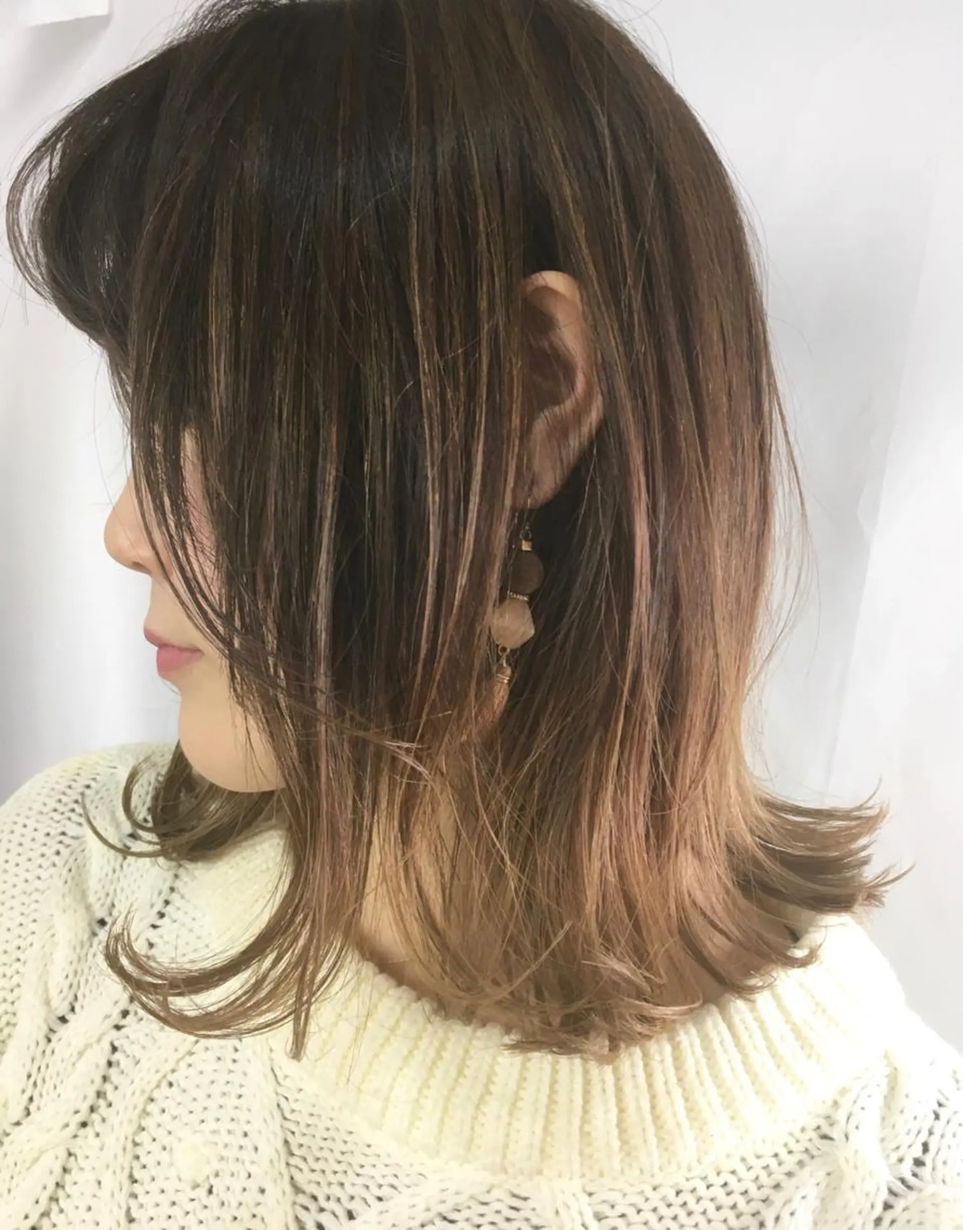 ミディアム カラー グラデーションカラー ハイライトカラー ハイライト カット ヘアカラー トリートメント 菅村 勇亮のヘアスタイル
