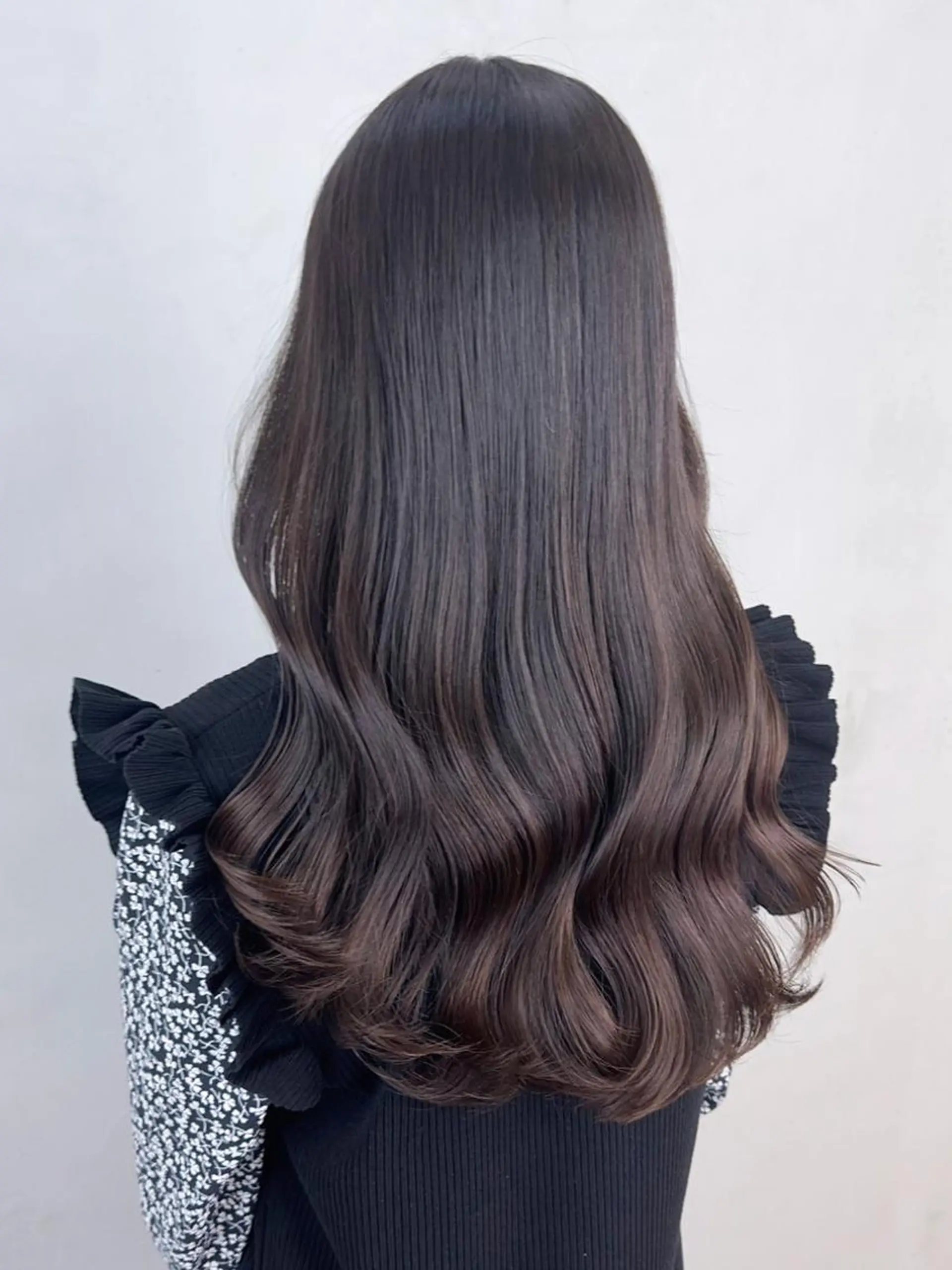 セミロング カラー グレージュ ラベンダーカラー ラベンダーグレージュ ラベンダーグレー カット ヘアカラー トリートメント ITbyALBUM 八王子店のヘアスタイル