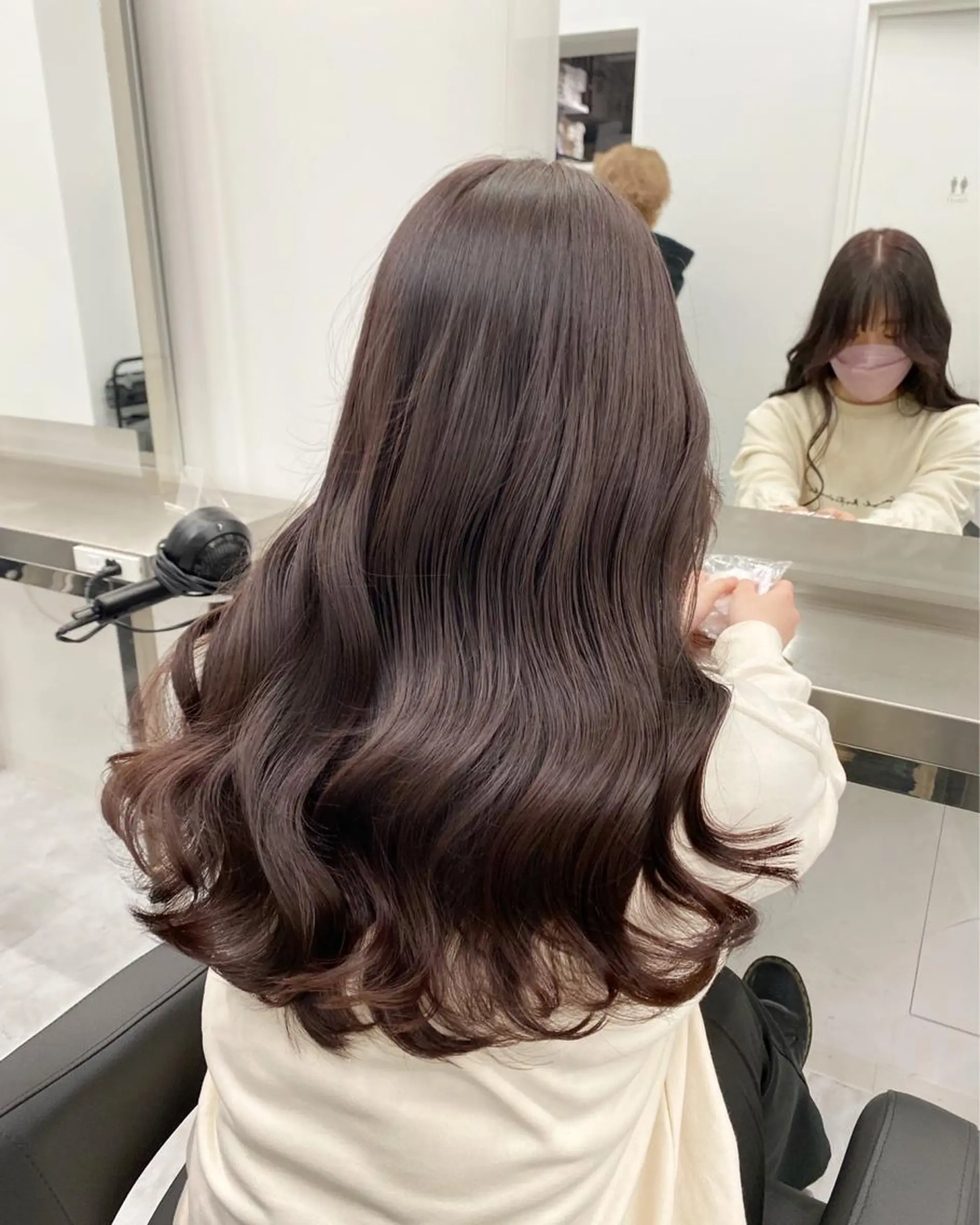 ロング カラー ヘアアレンジ 🩵色落ち可愛い 寒色カラー🩵のヘアスタイル