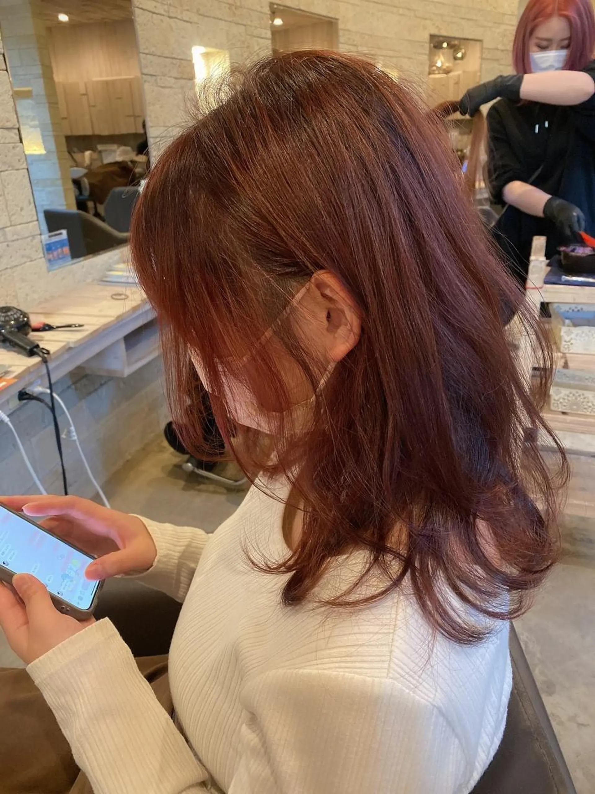 セミロング カラー ピンクカラー レイヤーカット 小塚 和眞のヘアスタイル